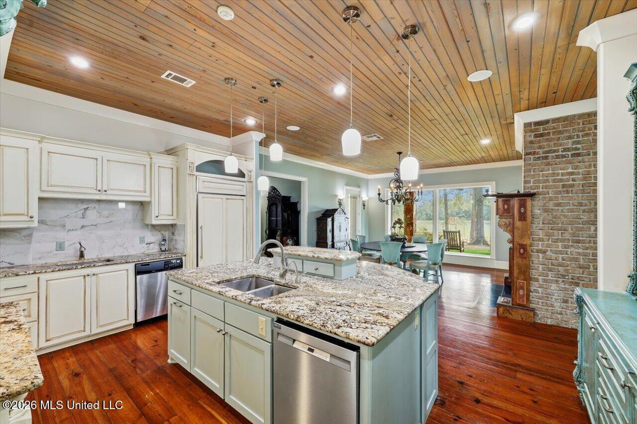 1511 Hwy 469 Property Photo 24