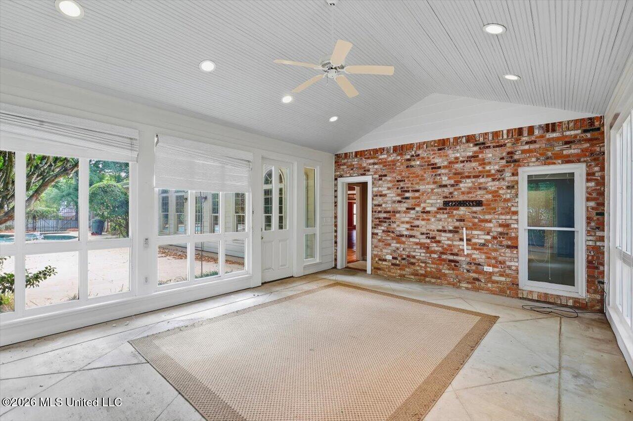 207 Lattimore Ridge Property Photo 18