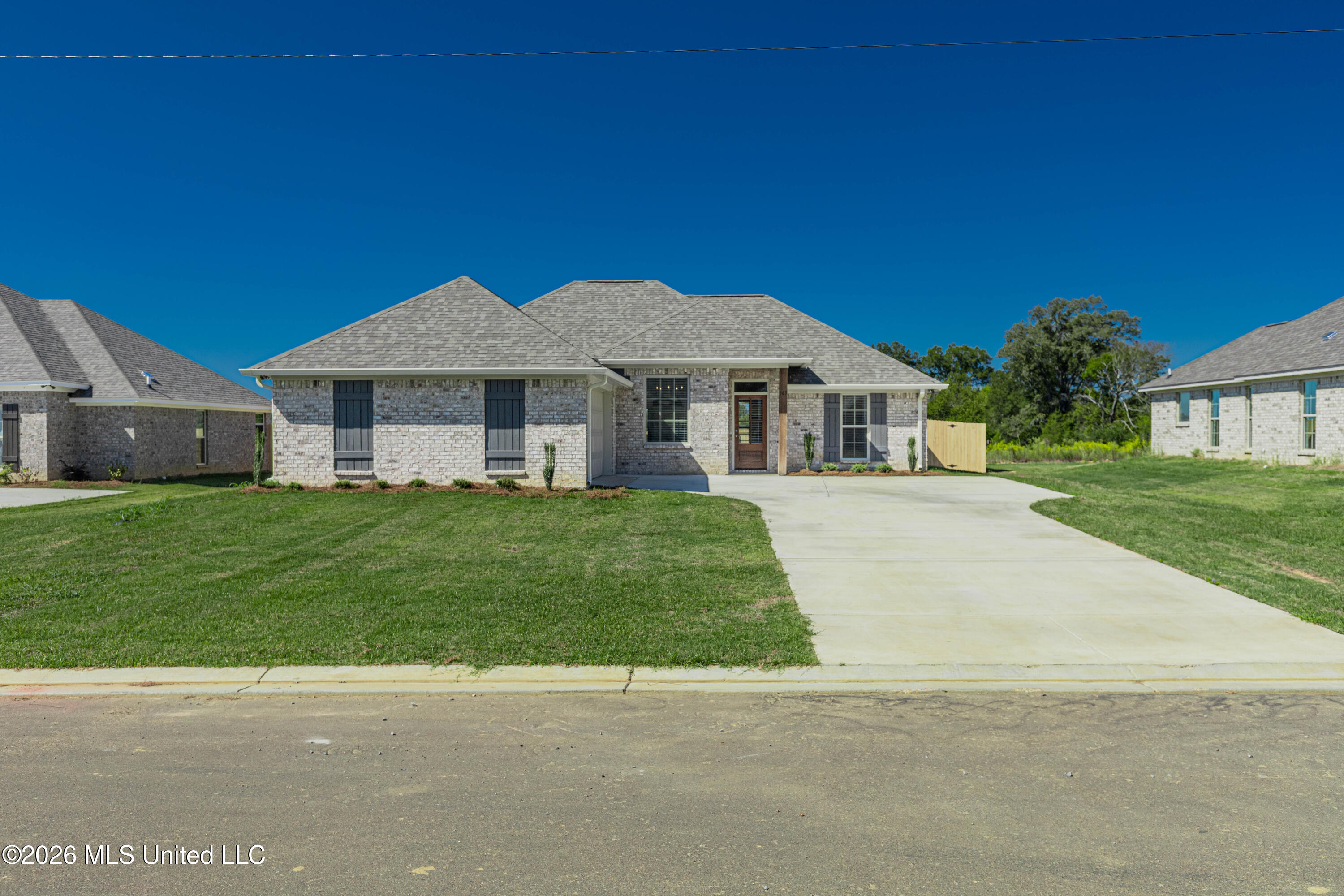 165 Madisonville Drive Property Photo 1