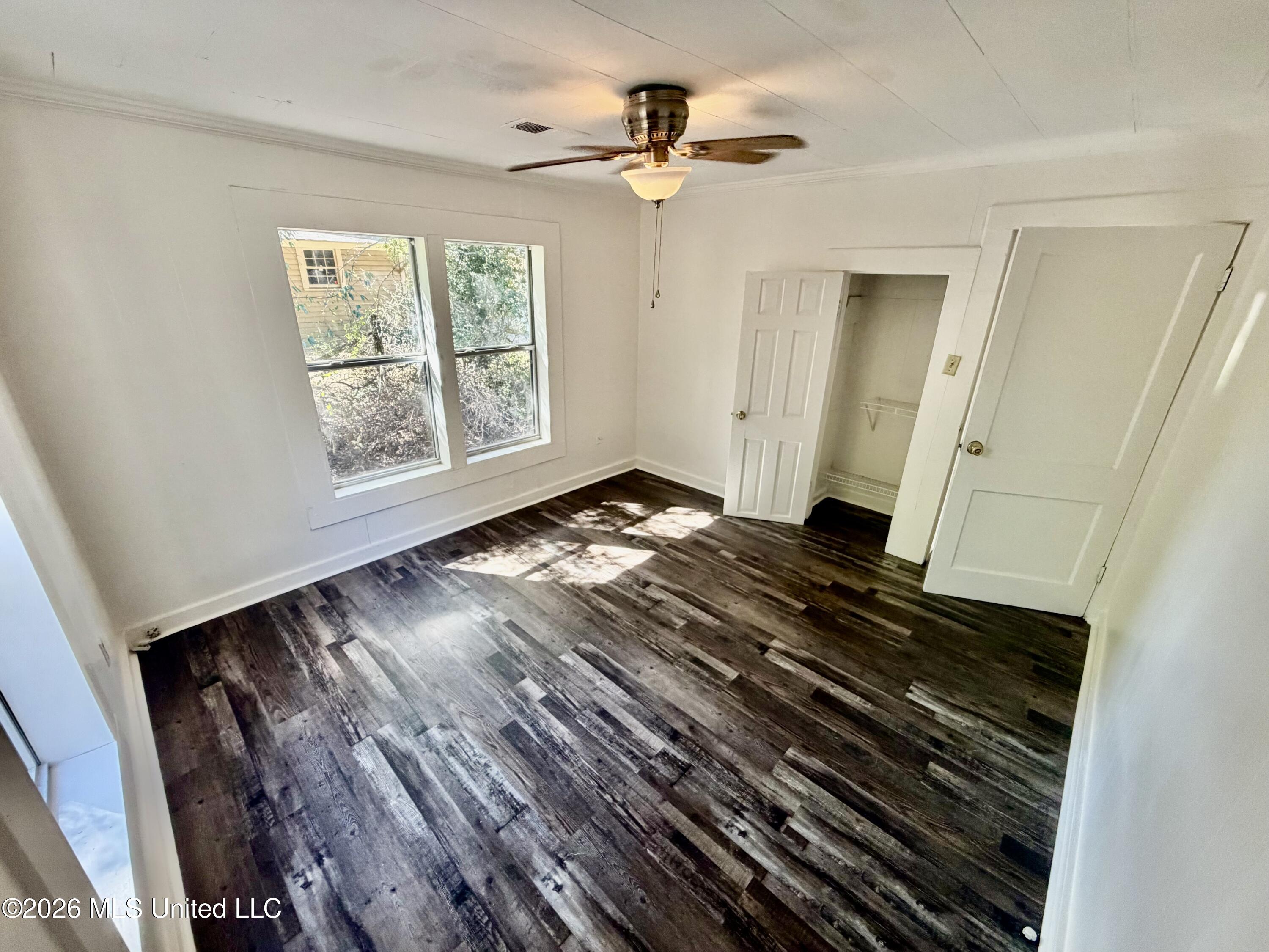 208 N 1st Avenue Property Photo 8