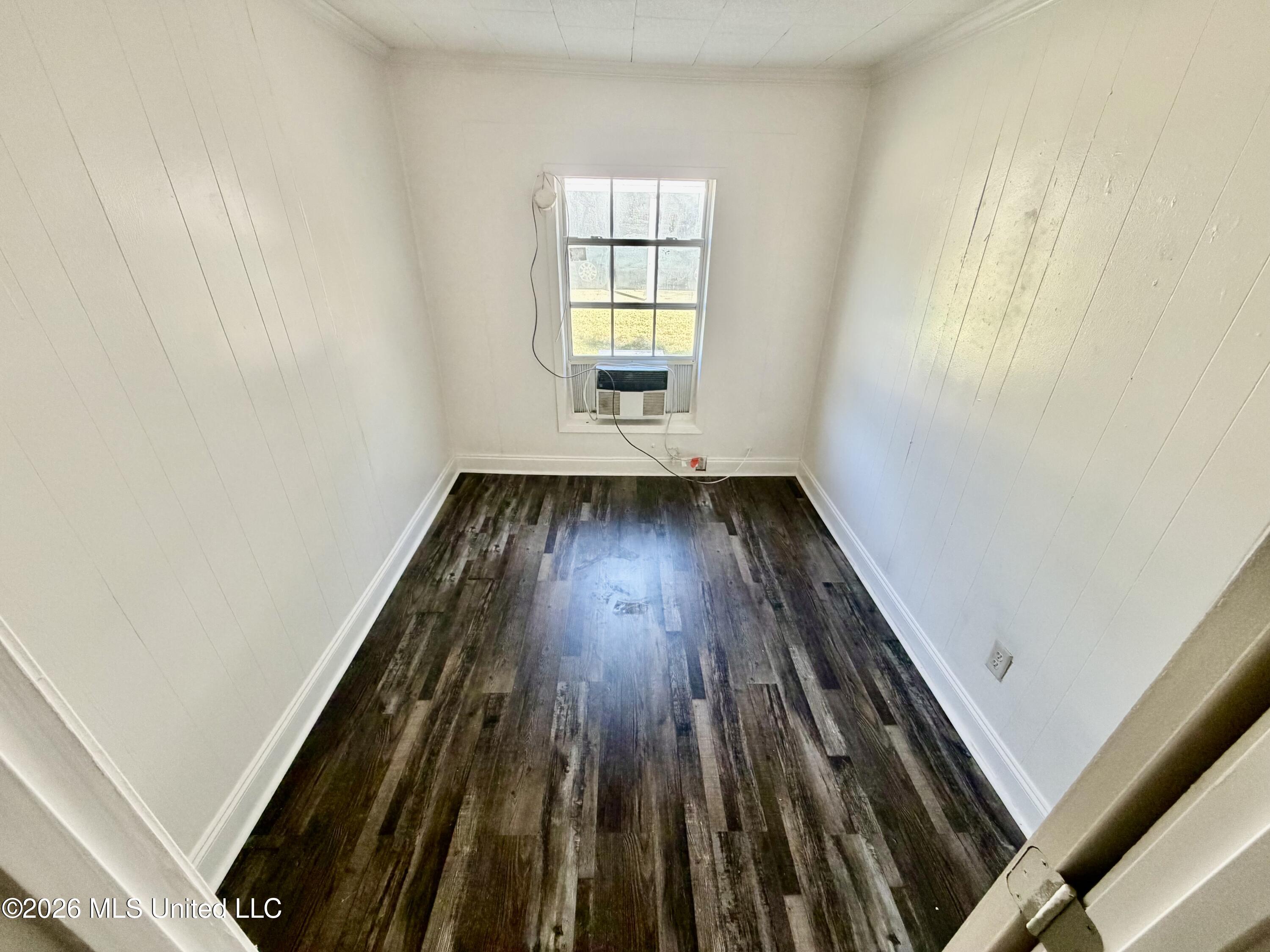 208 N 1st Avenue Property Photo 9
