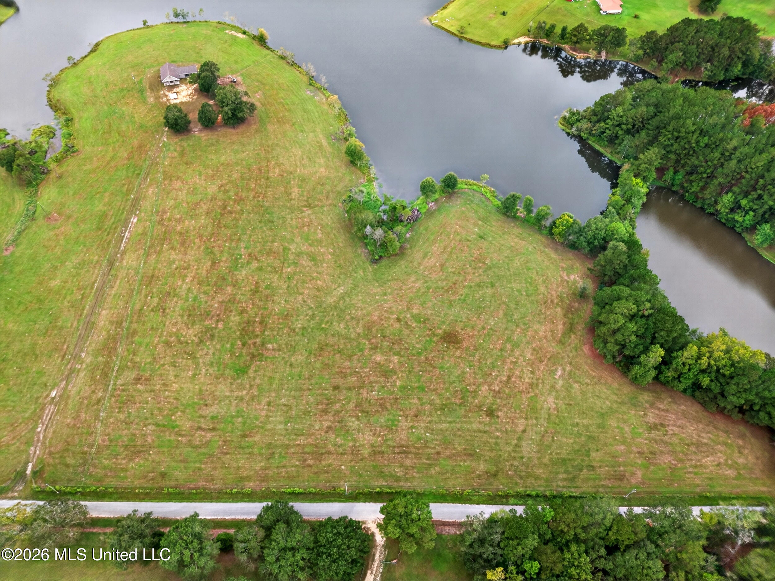 El Shaddai Road Property Photo 3