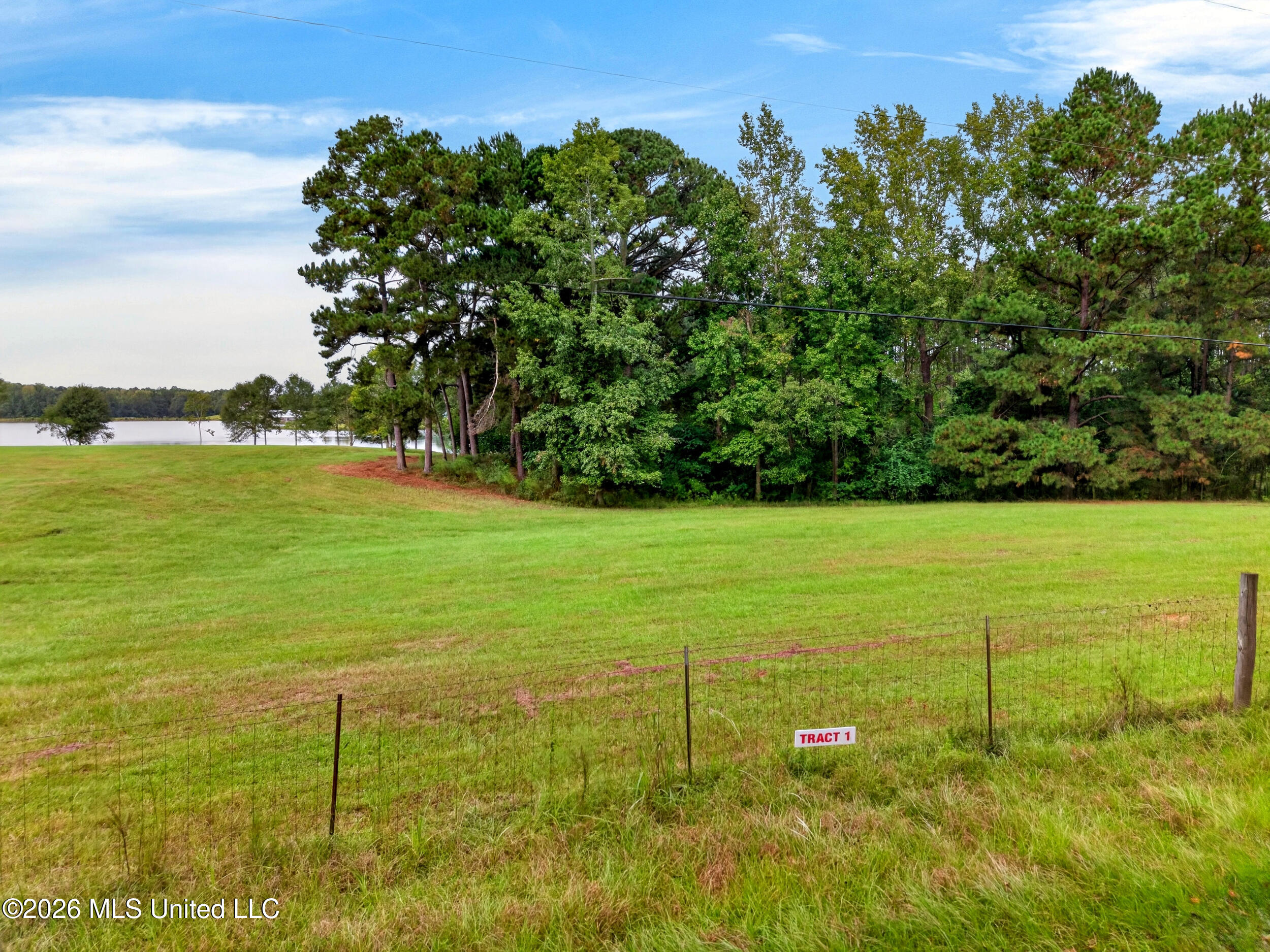 El Shaddai Road Property Photo 1