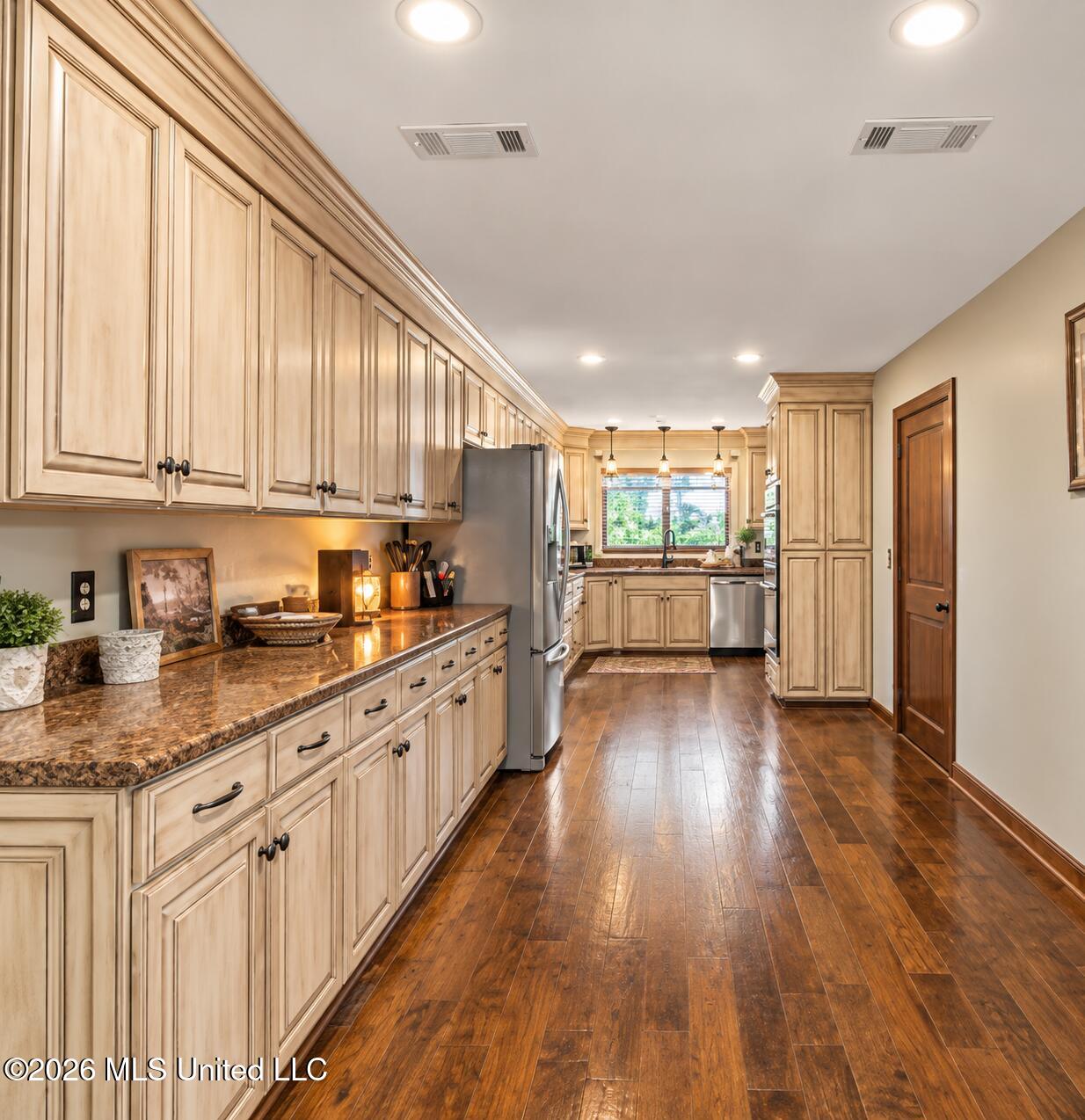 122 County Road 237 Property Photo 5