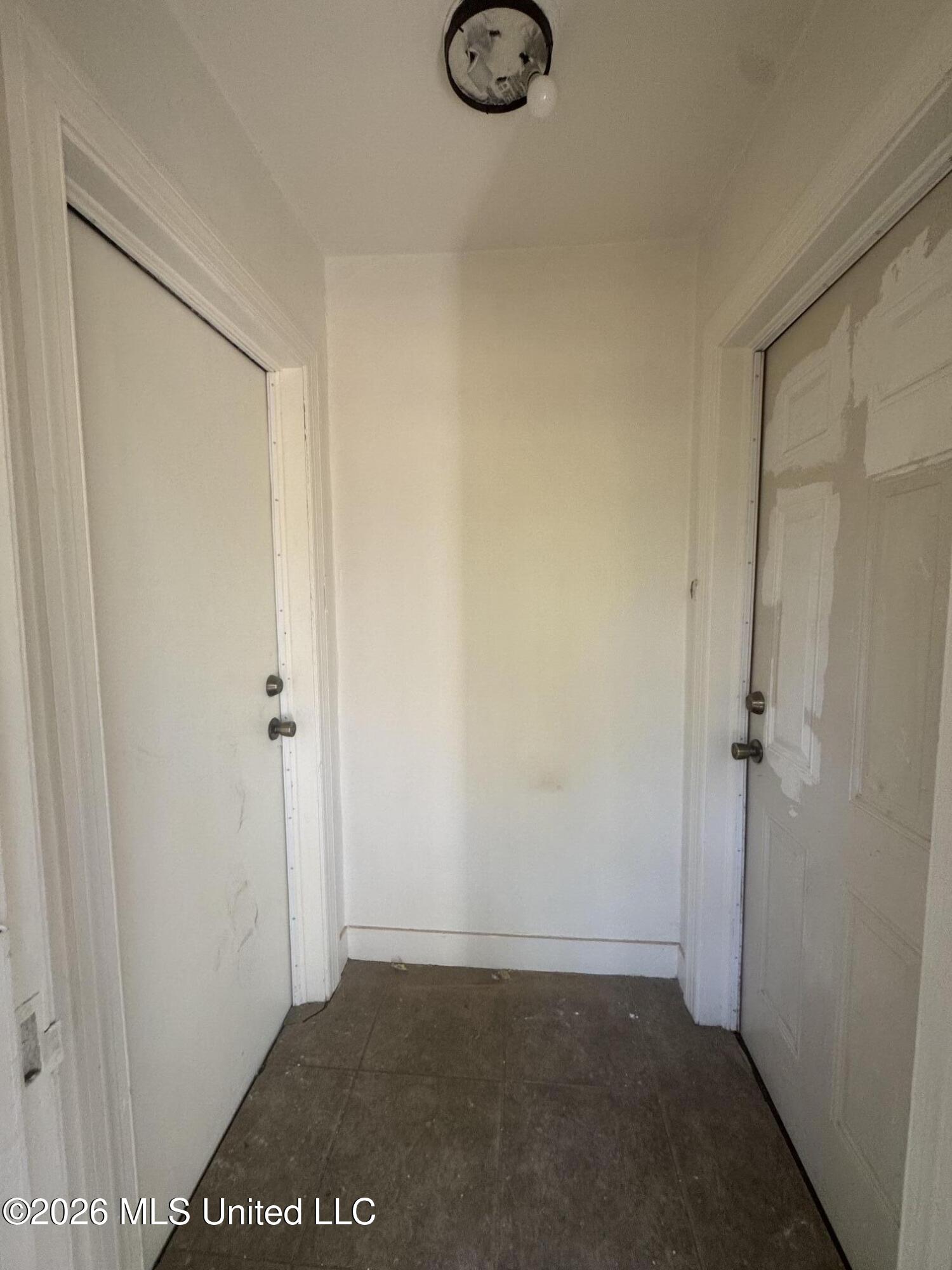 2111 East Drive Property Photo 4