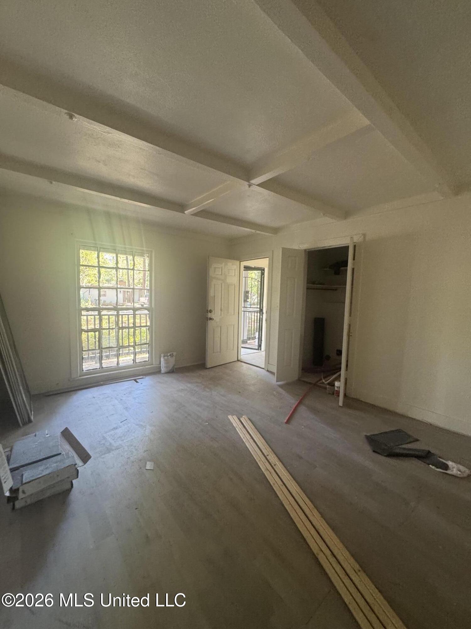 2111 East Drive Property Photo 5