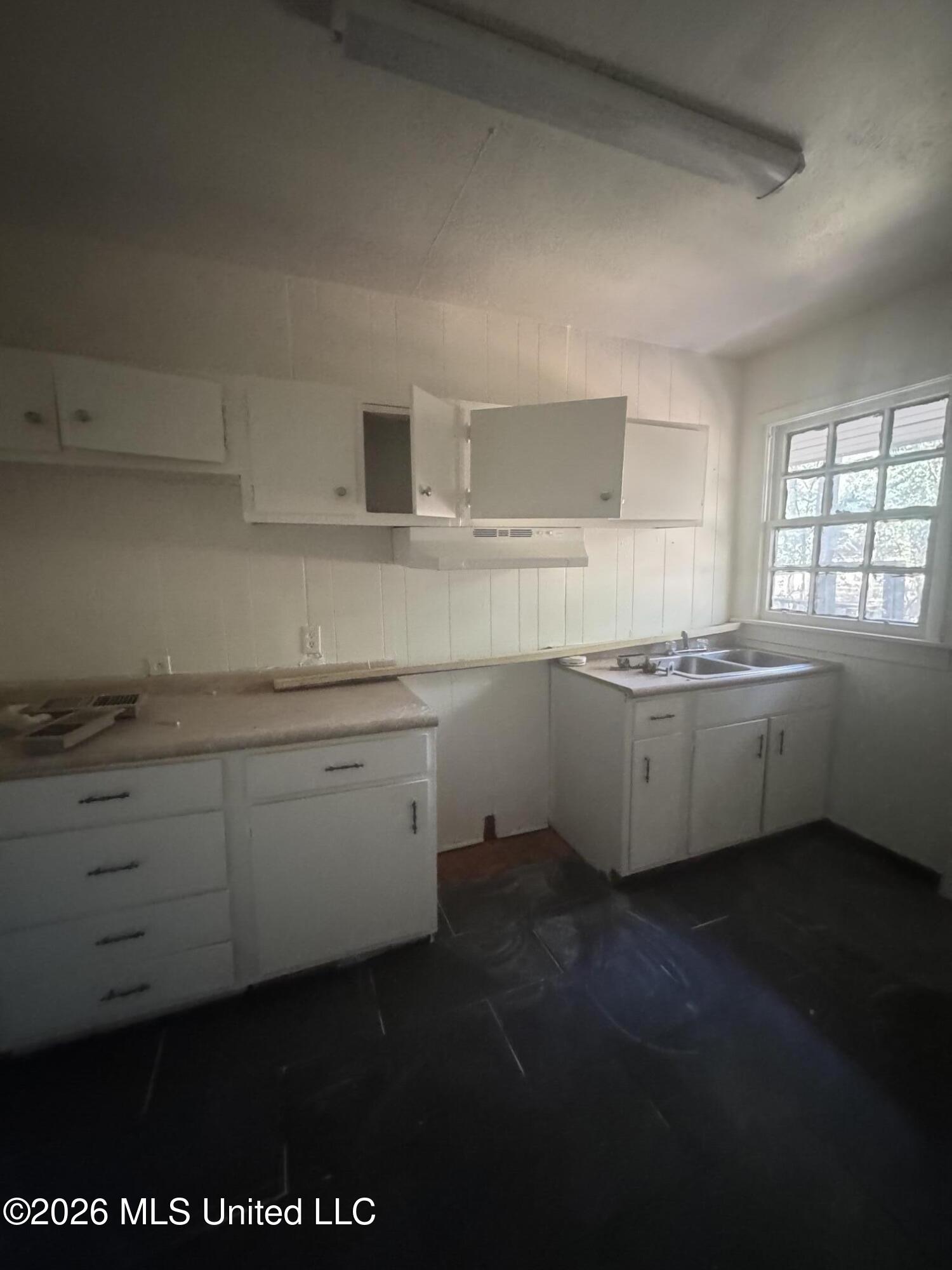 2111 East Drive Property Photo 8