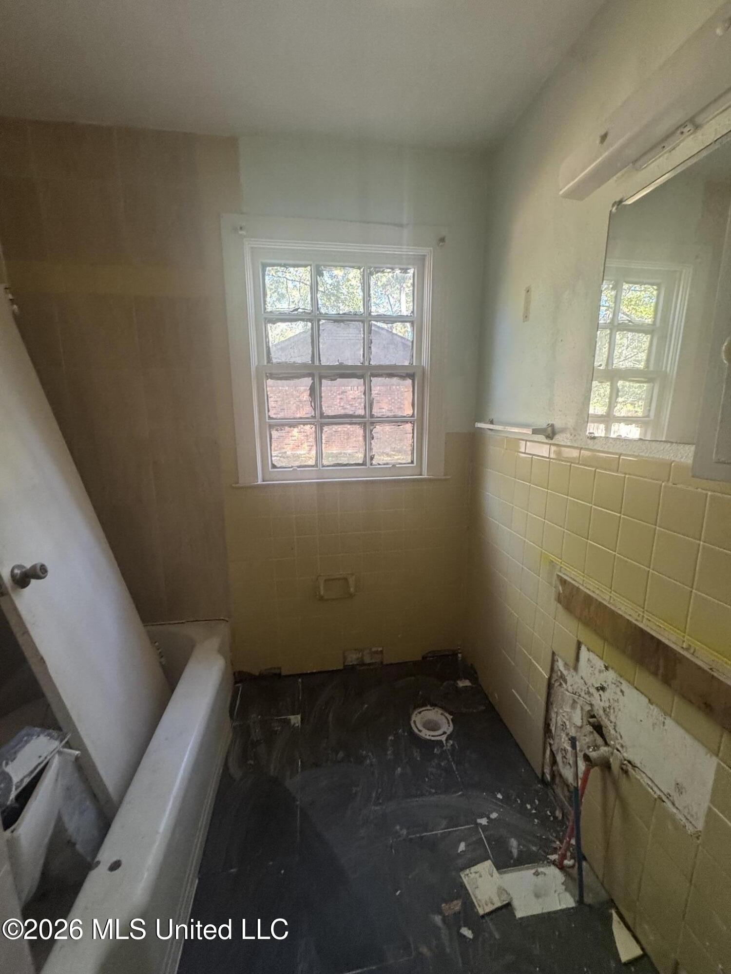 2111 East Drive Property Photo 10