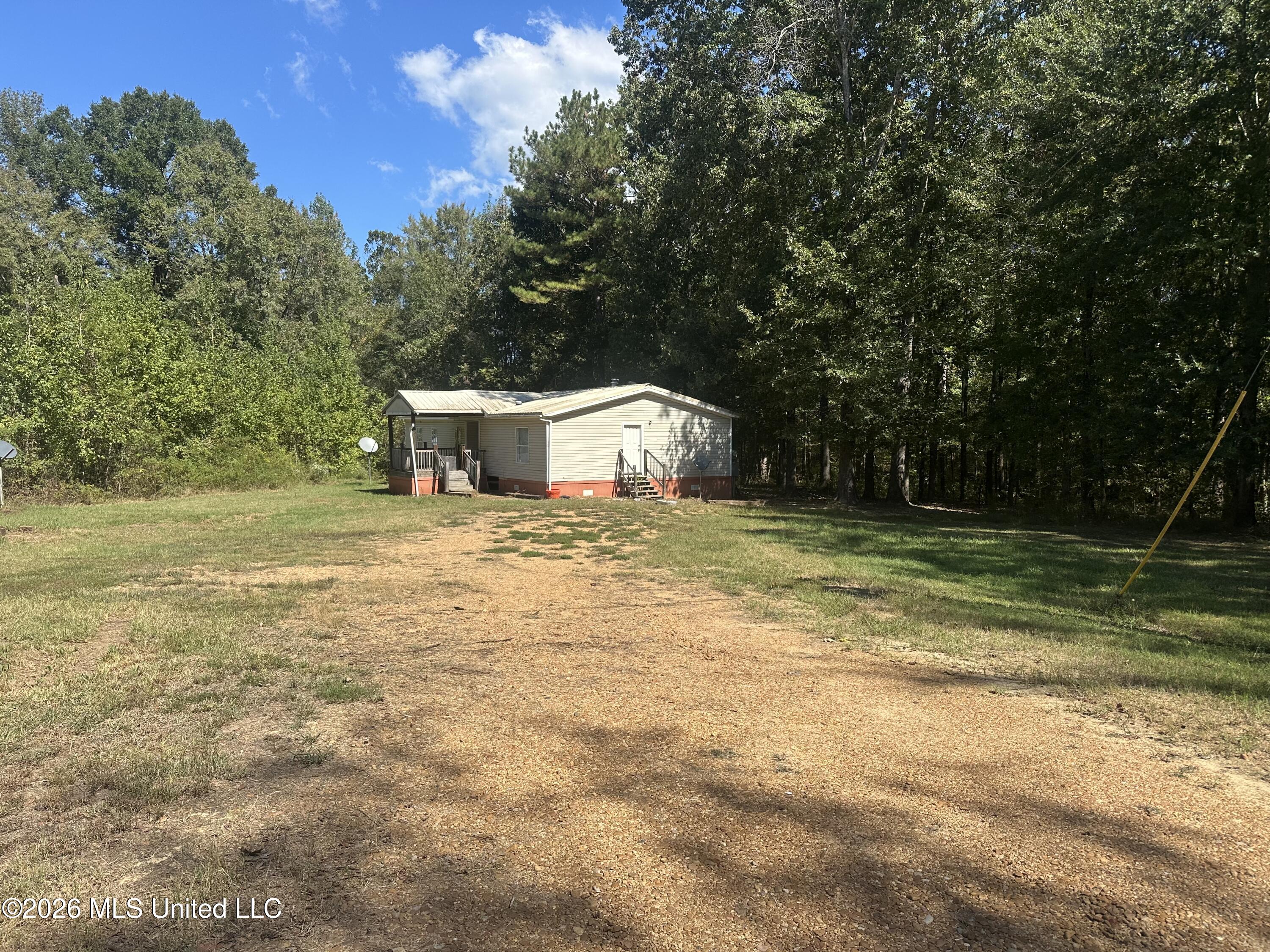 9425 Freetown Road Property Photo 3