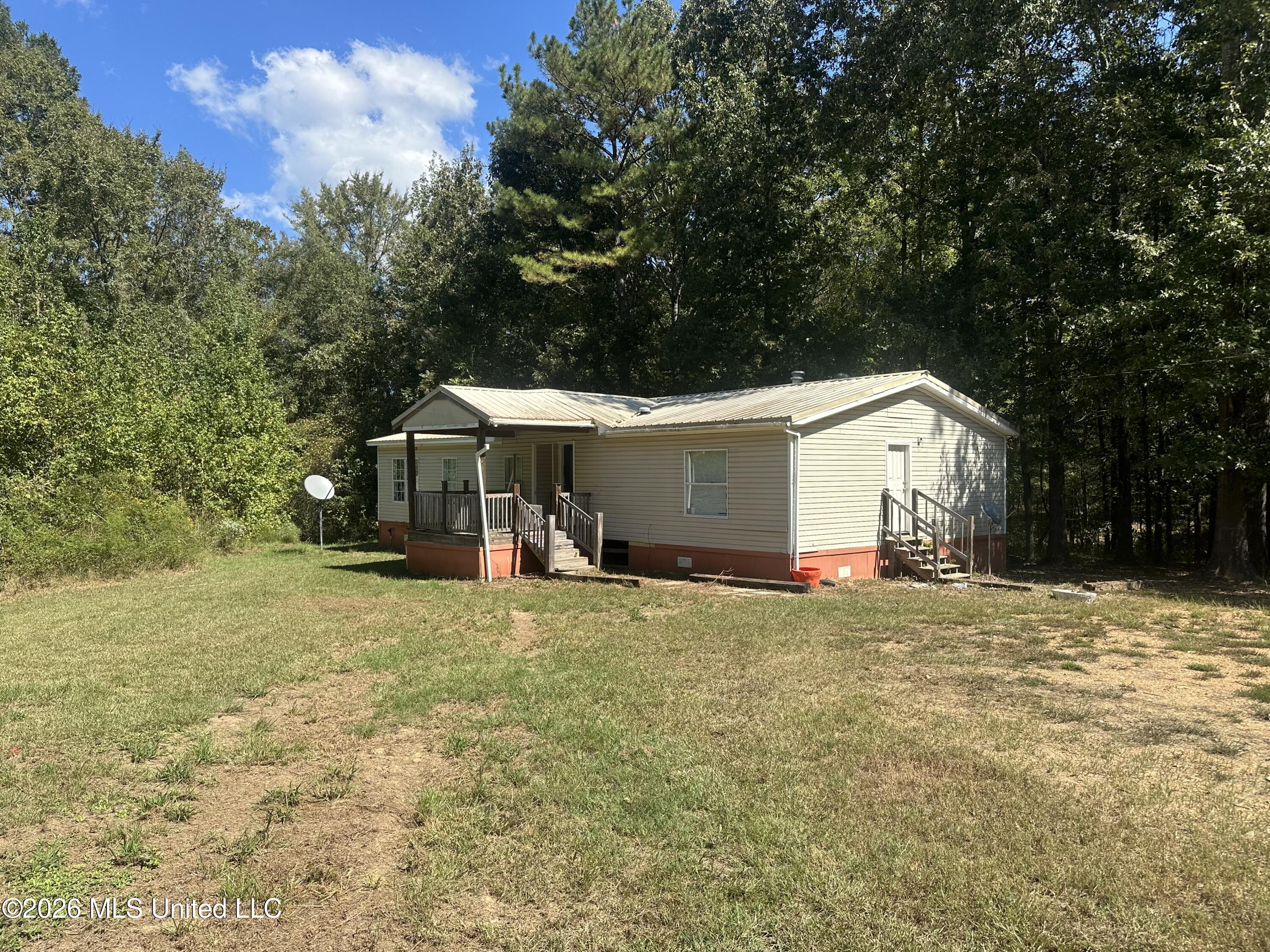 9425 Freetown Road Property Photo 7