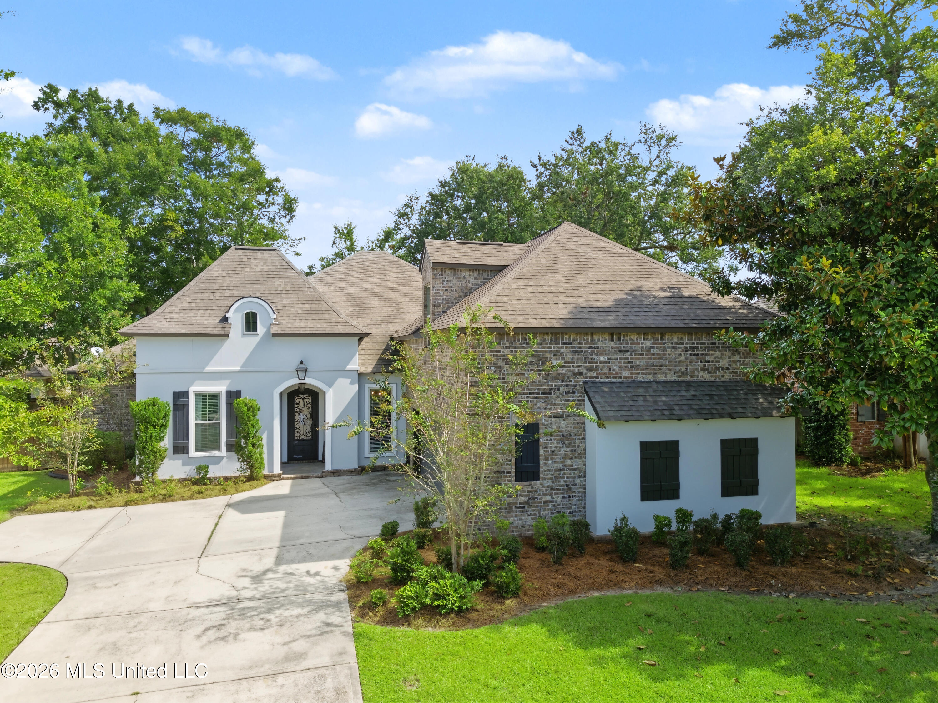 920 Caroline Drive Property Photo 1