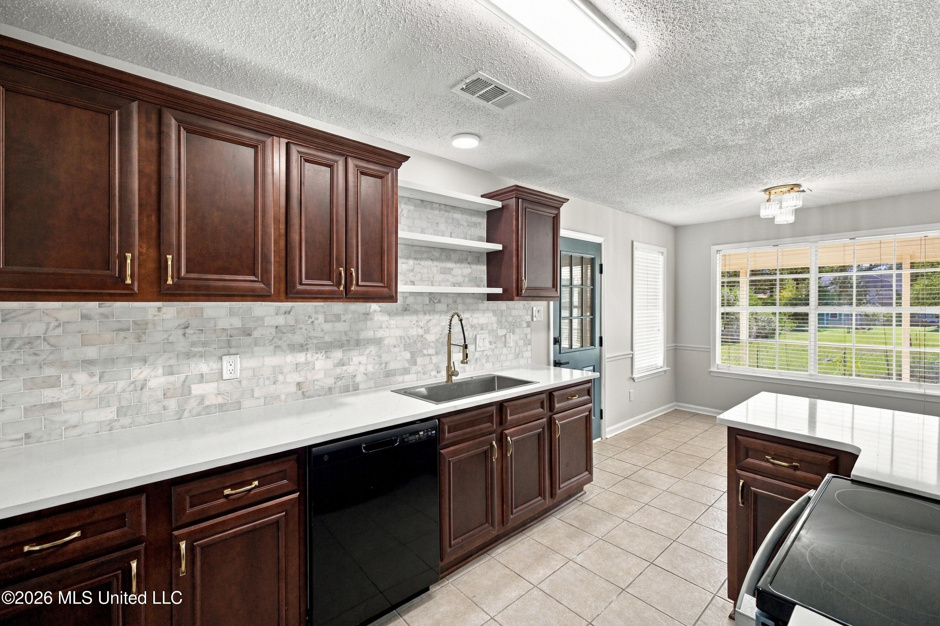 1655 Thousand Oaks Drive Property Photo 15