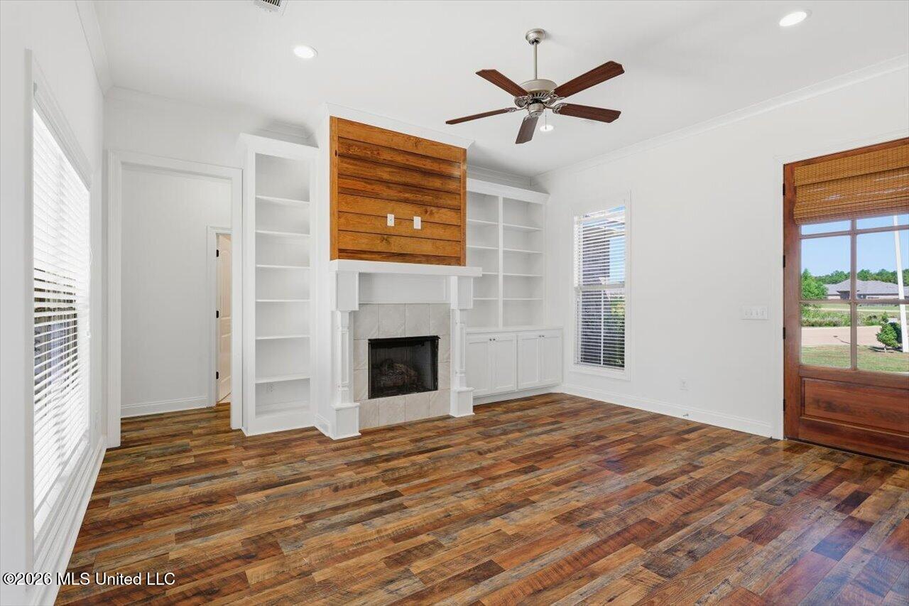 726 Sawgrass Lakes Drive Property Photo 7