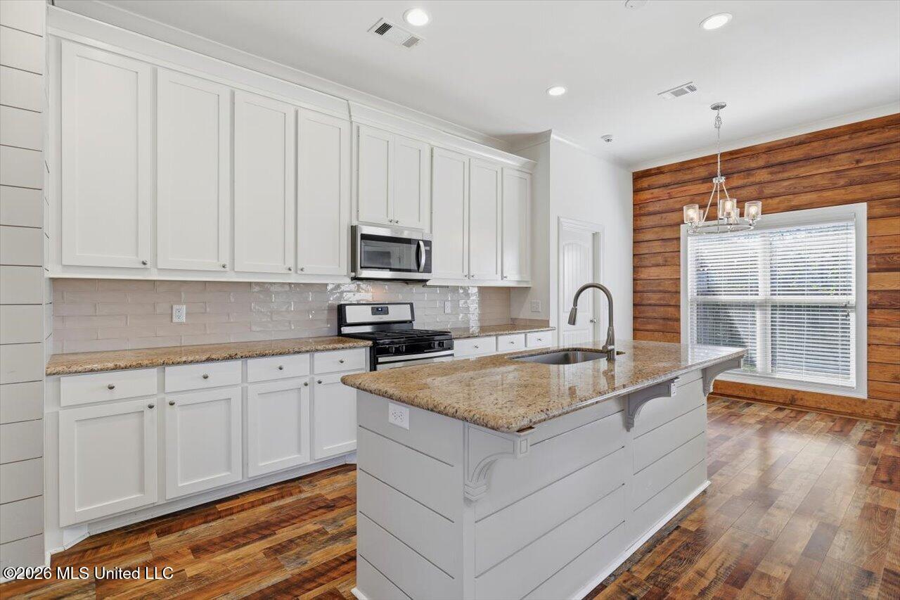 726 Sawgrass Lakes Drive Property Photo 10