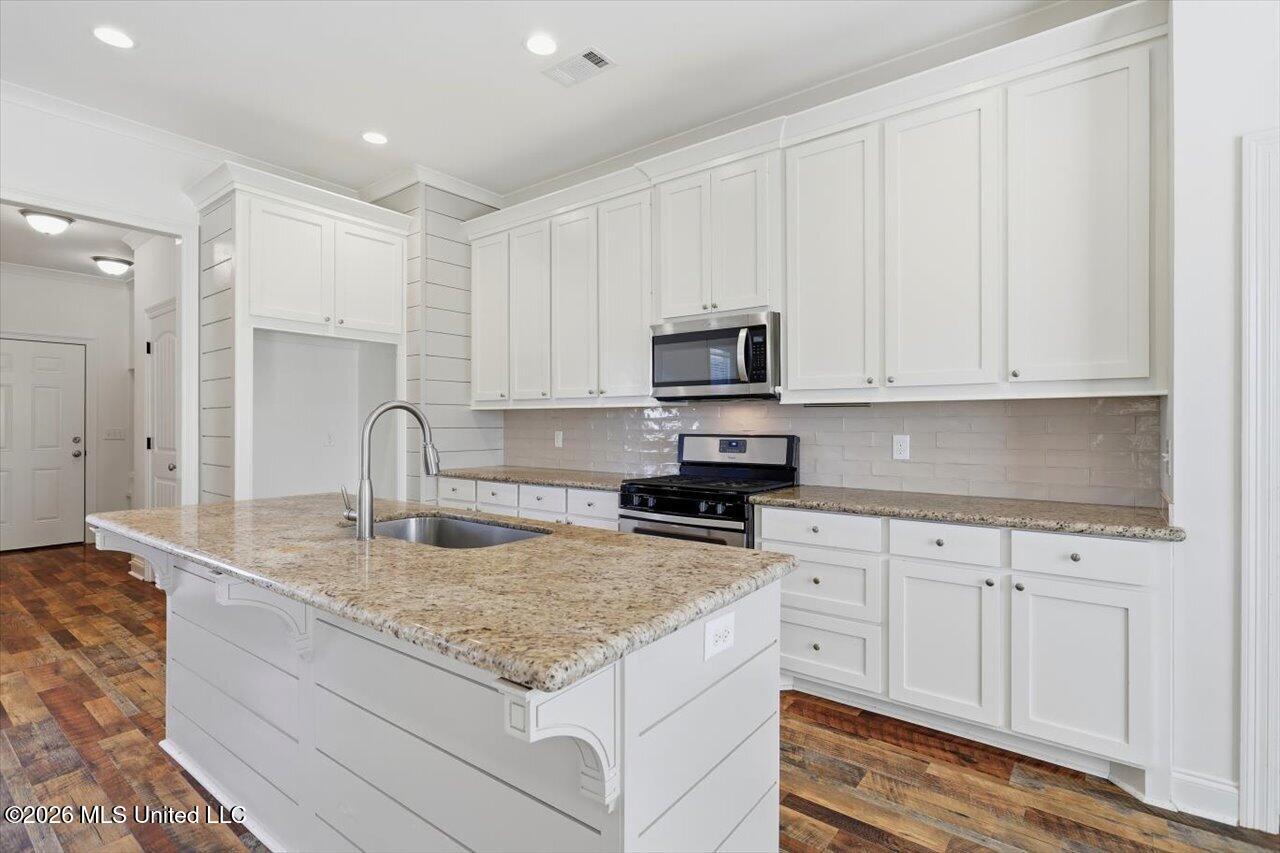 726 Sawgrass Lakes Drive Property Photo 11