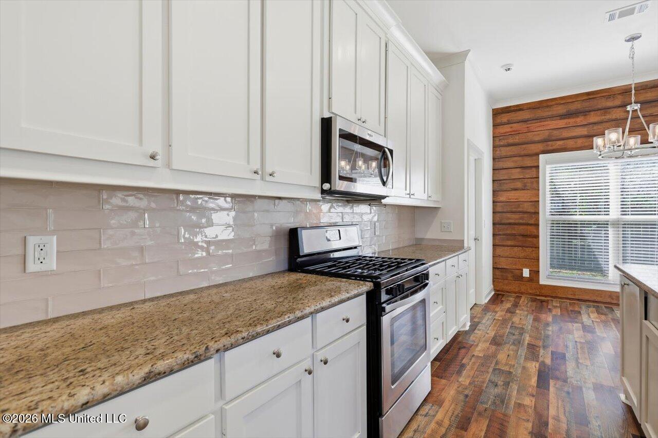 726 Sawgrass Lakes Drive Property Photo 14