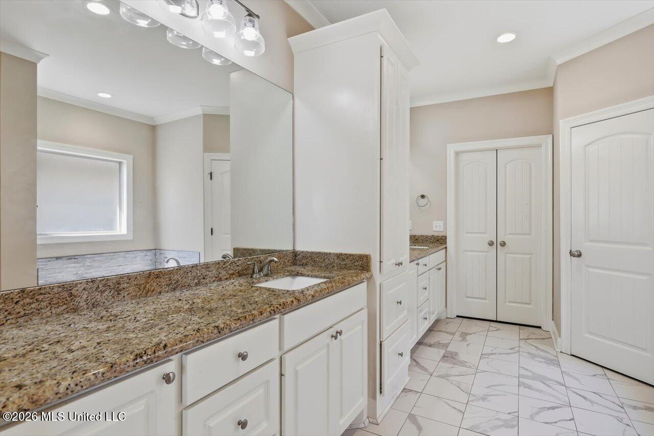 726 Sawgrass Lakes Drive Property Photo 17