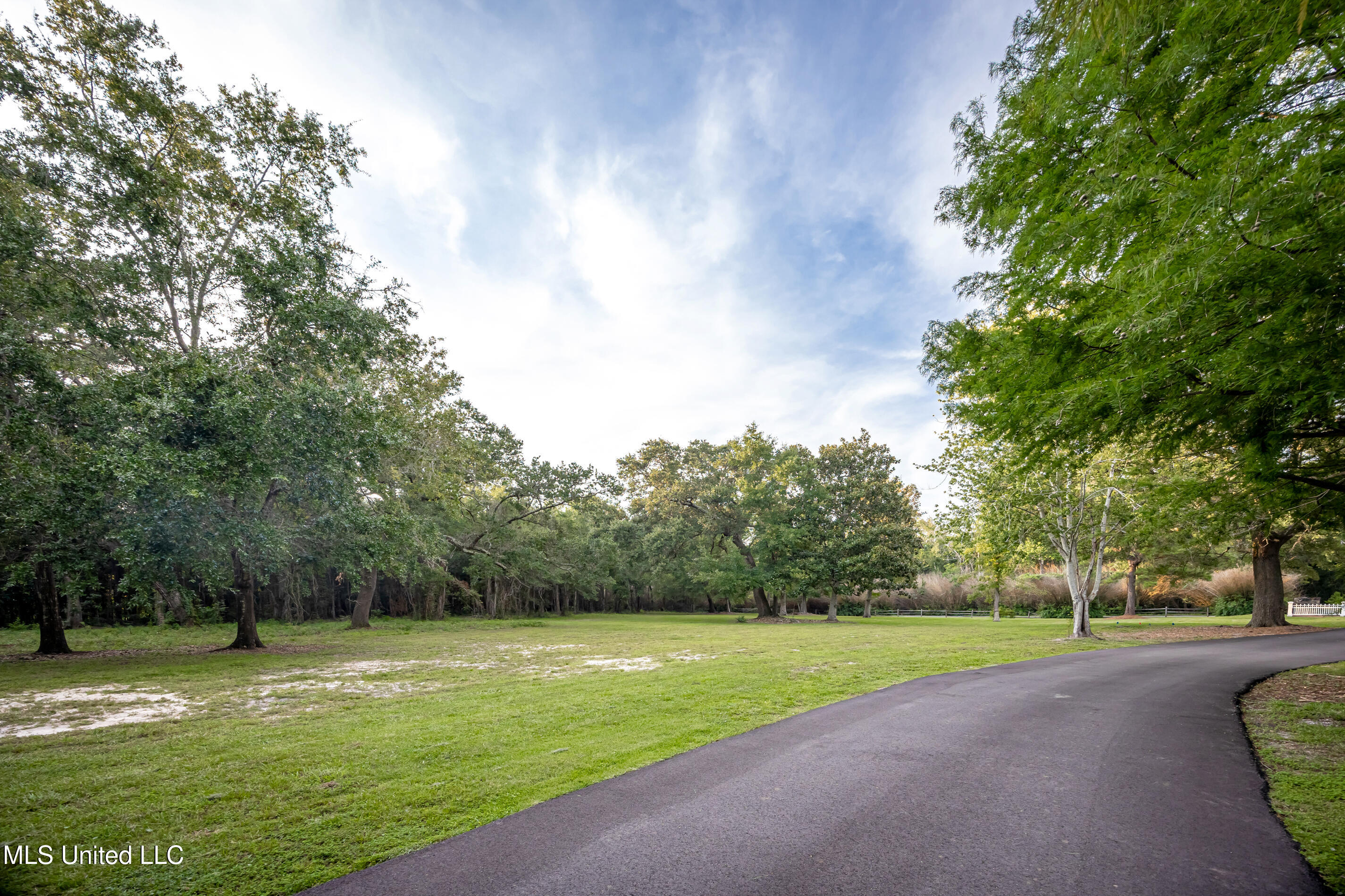 Lot 2 Pointe Aux Chenes Property Photo 3