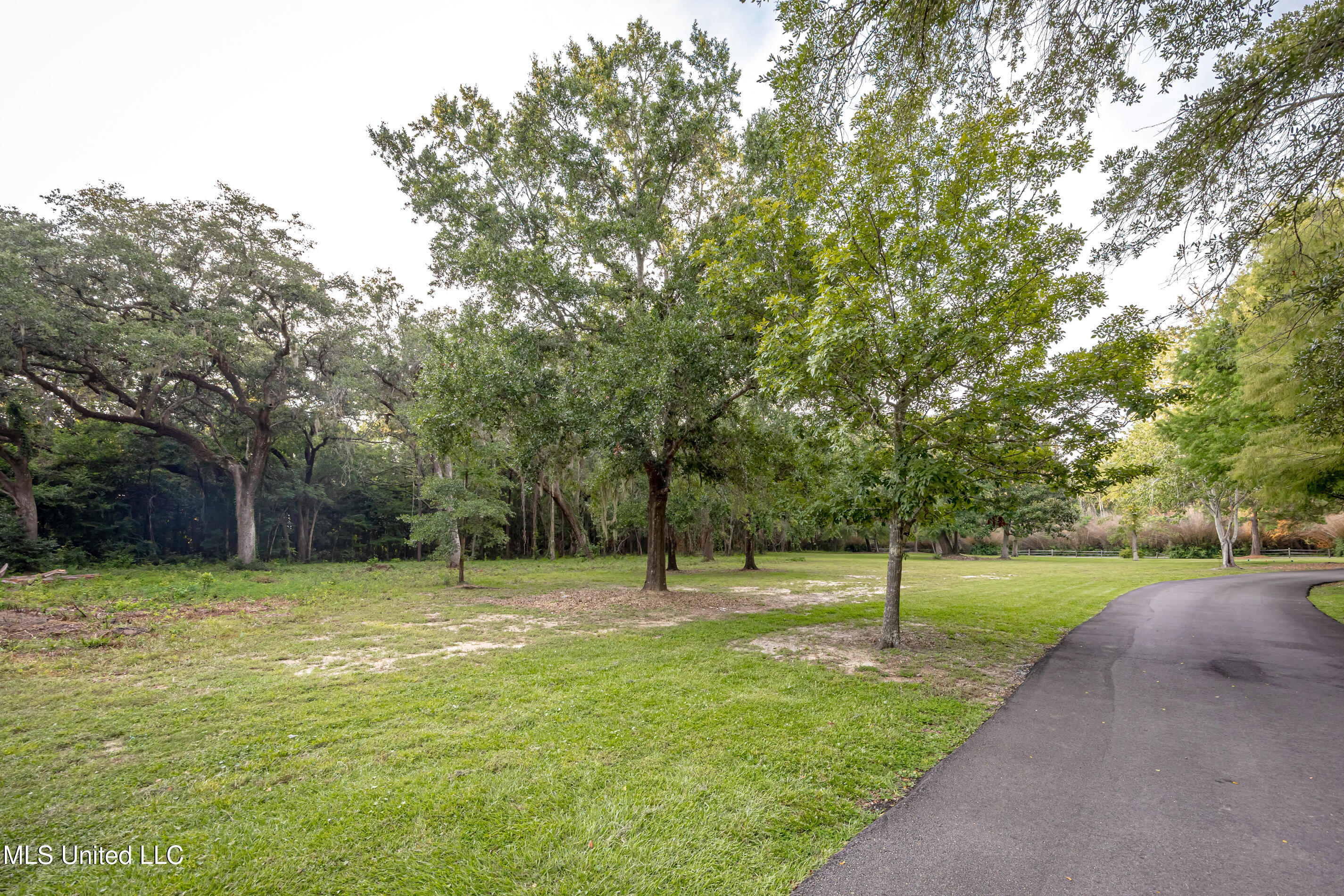 Lot 2 Pointe Aux Chenes Property Photo 4