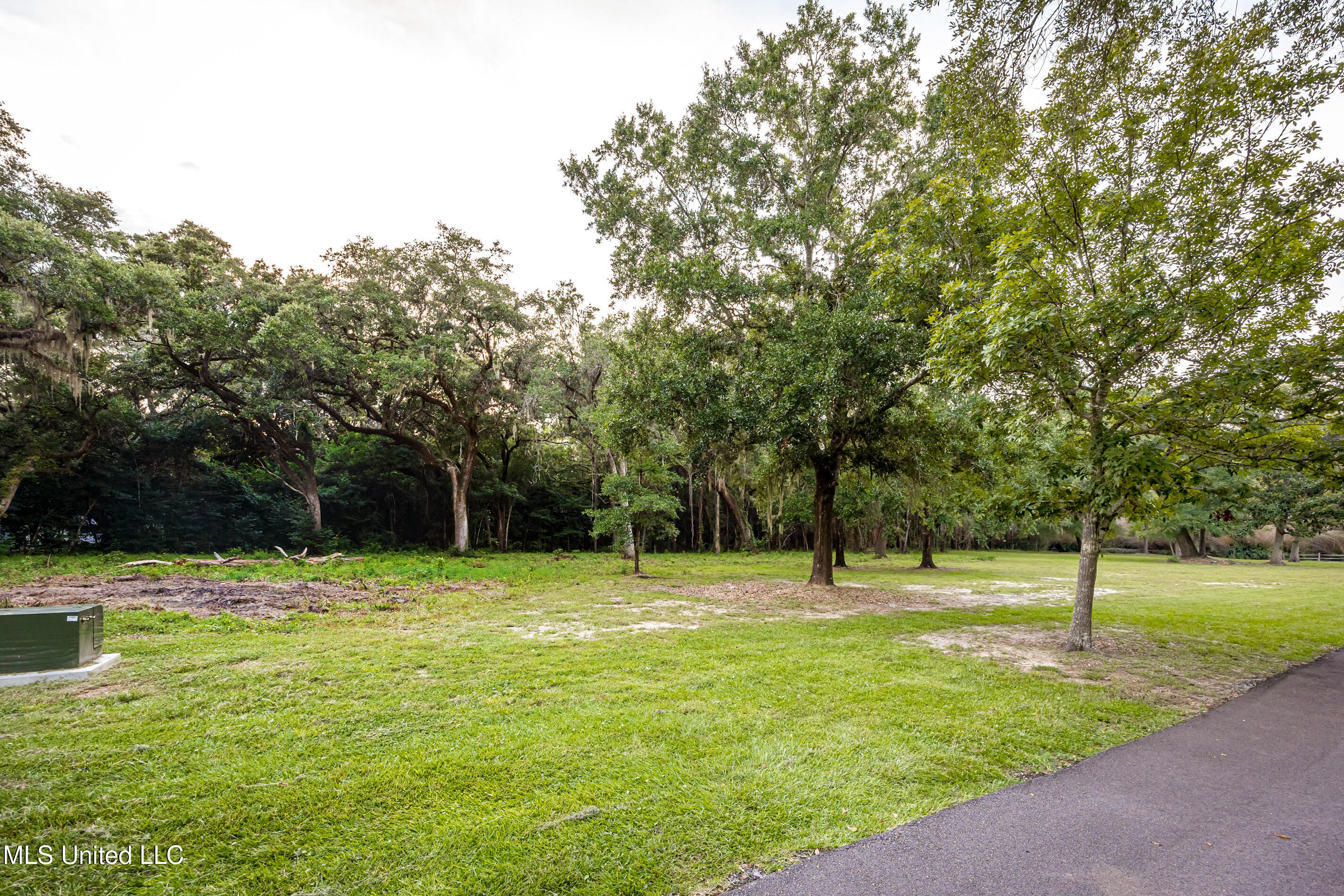 Lot 2 Pointe Aux Chenes Property Photo 5