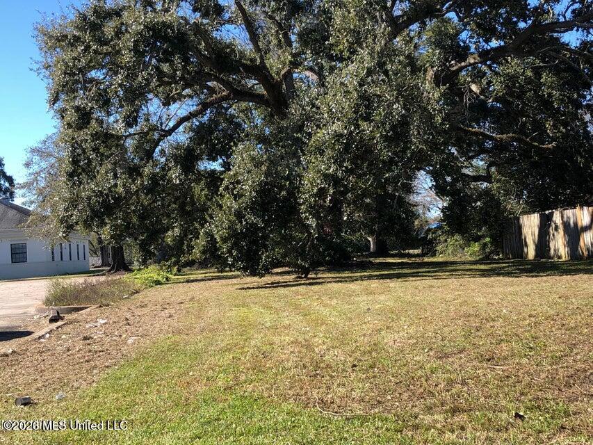 1017 43rd Avenue Property Photo 2
