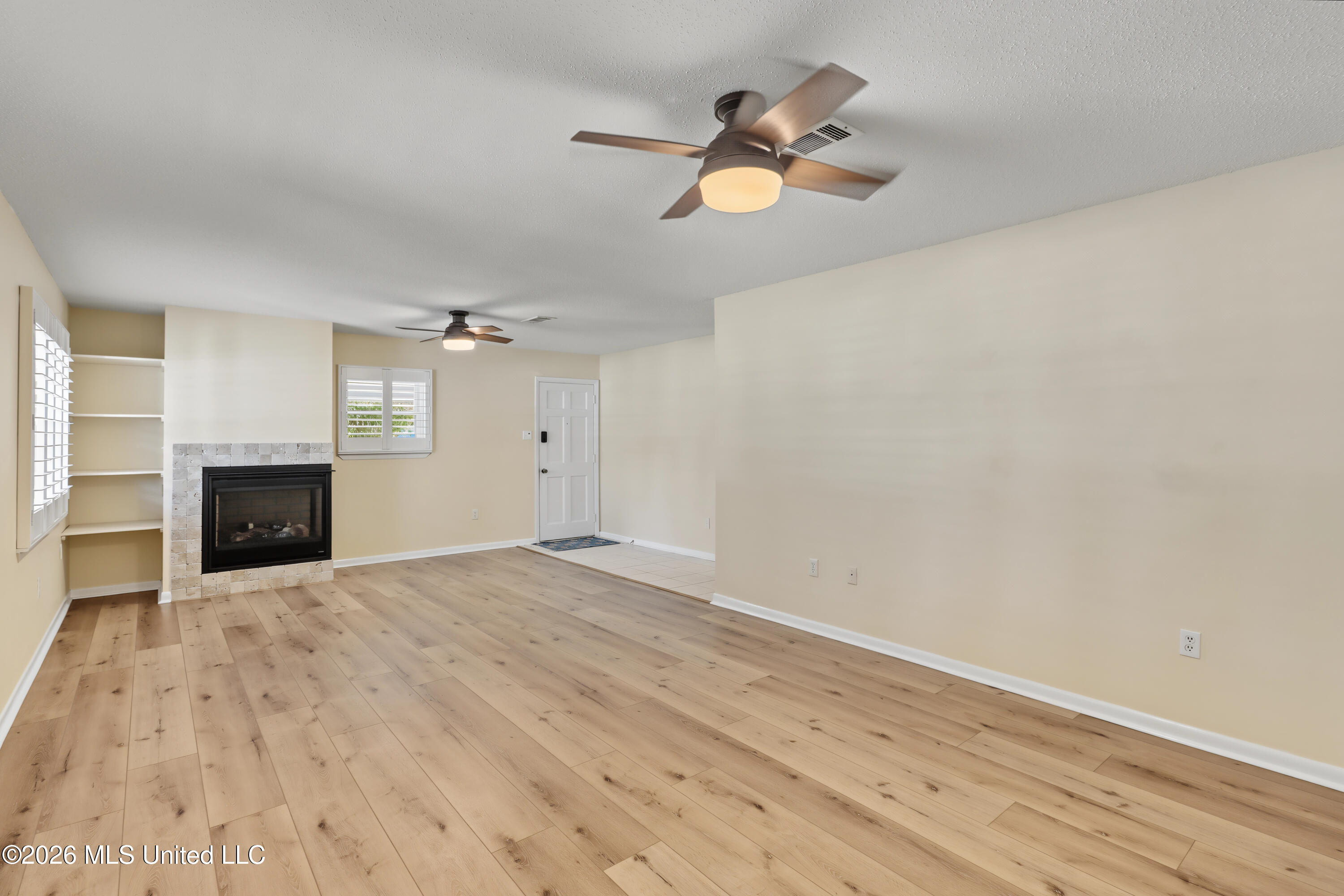 101 Alverado Drive Property Photo 2