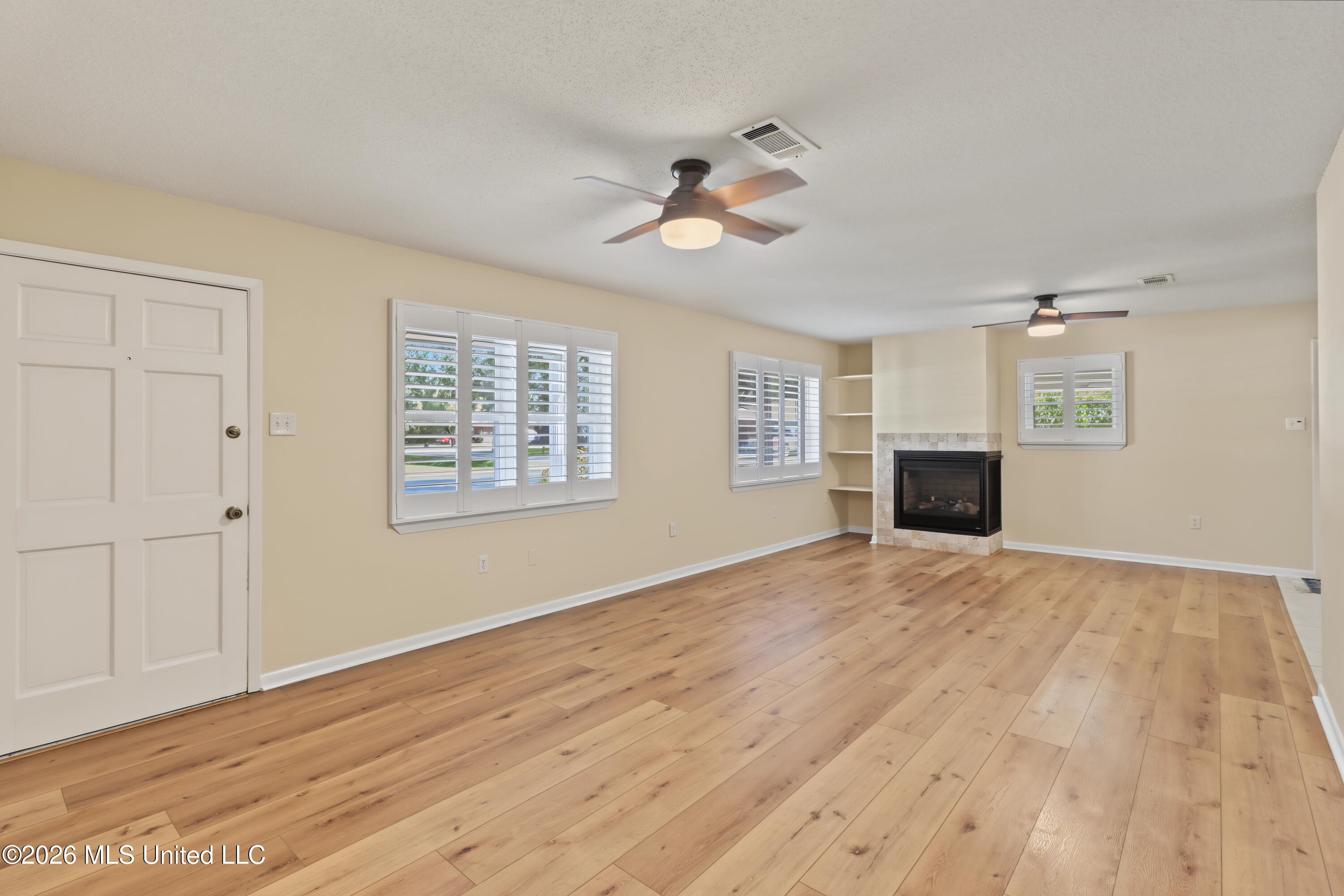101 Alverado Drive Property Photo 3