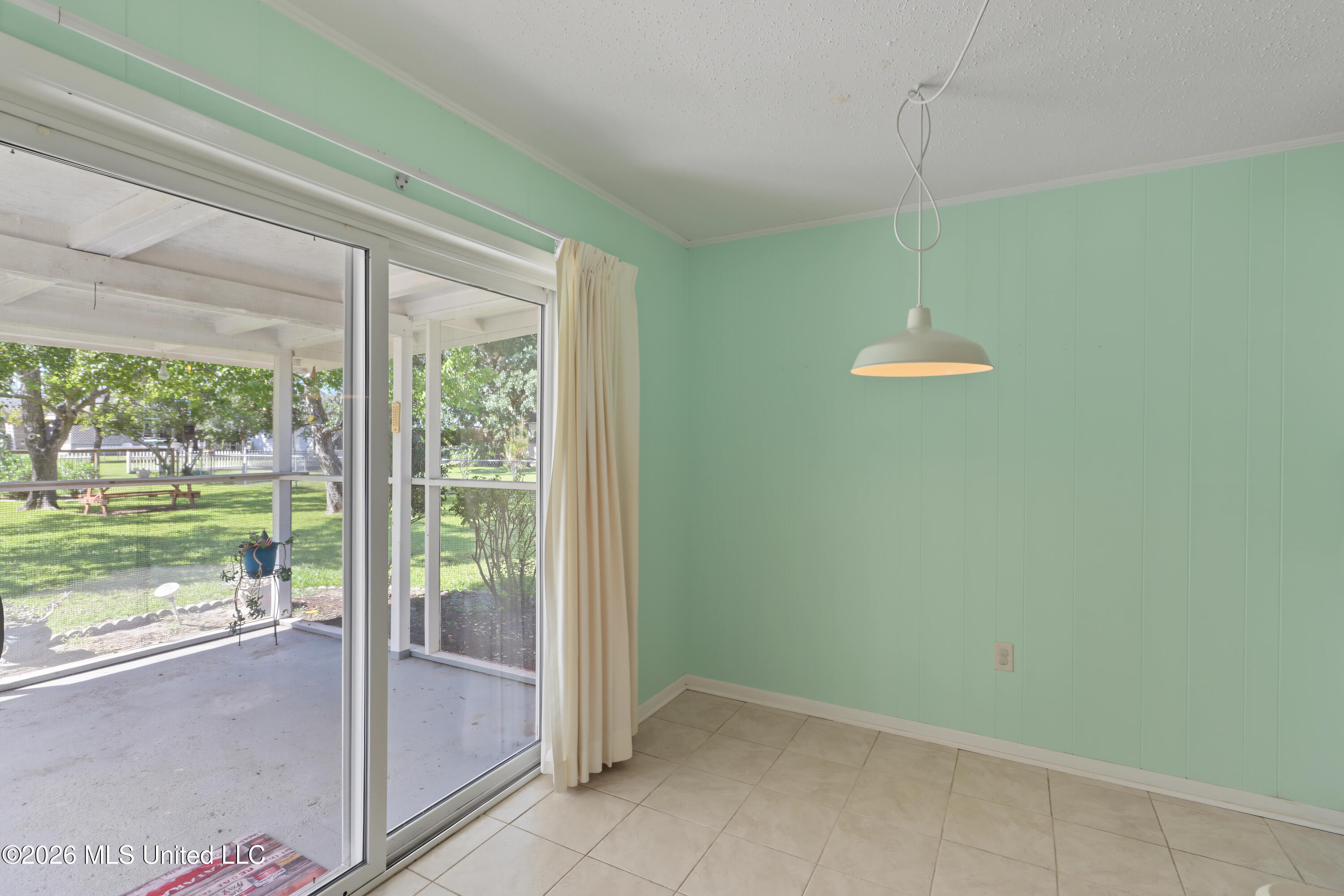 101 Alverado Drive Property Photo 10