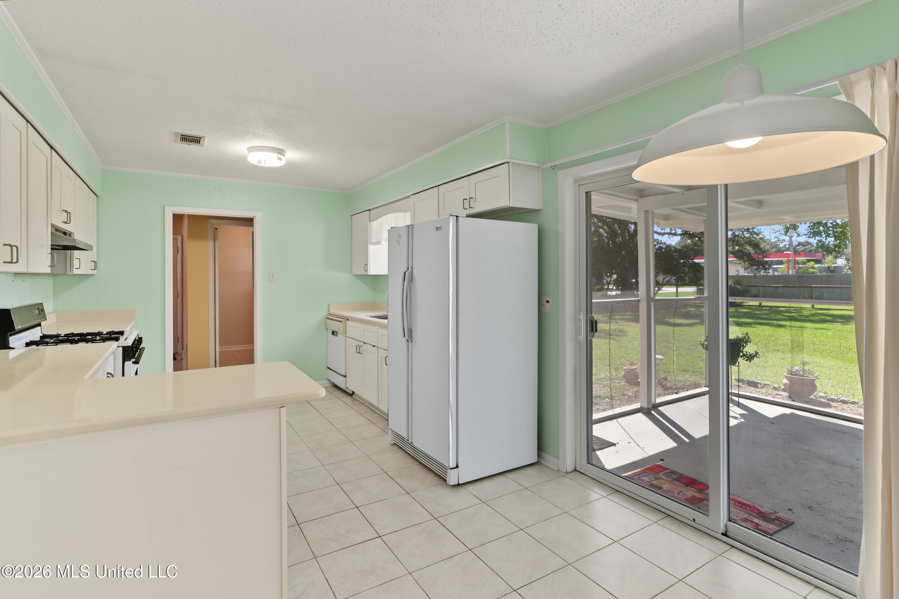 101 Alverado Drive Property Photo 11