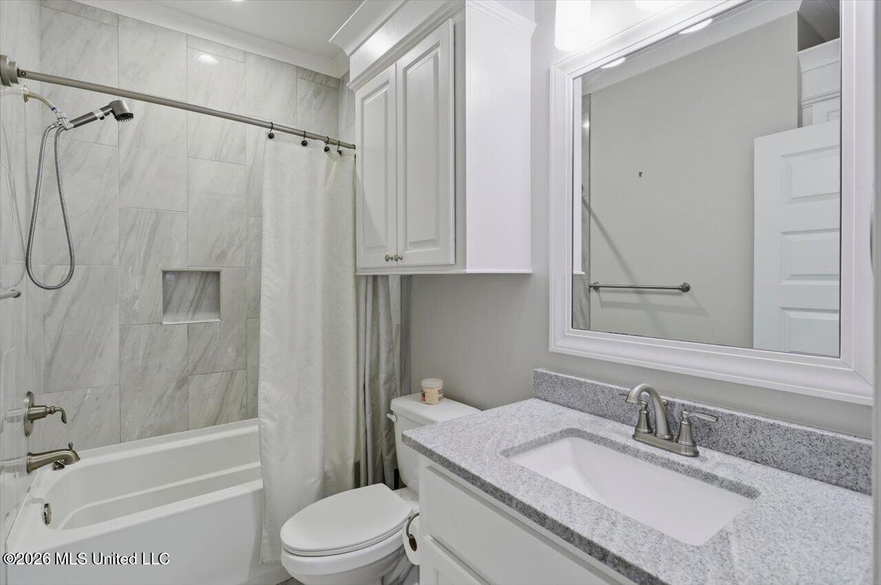 108 Vineyard Boulevard Property Photo 25