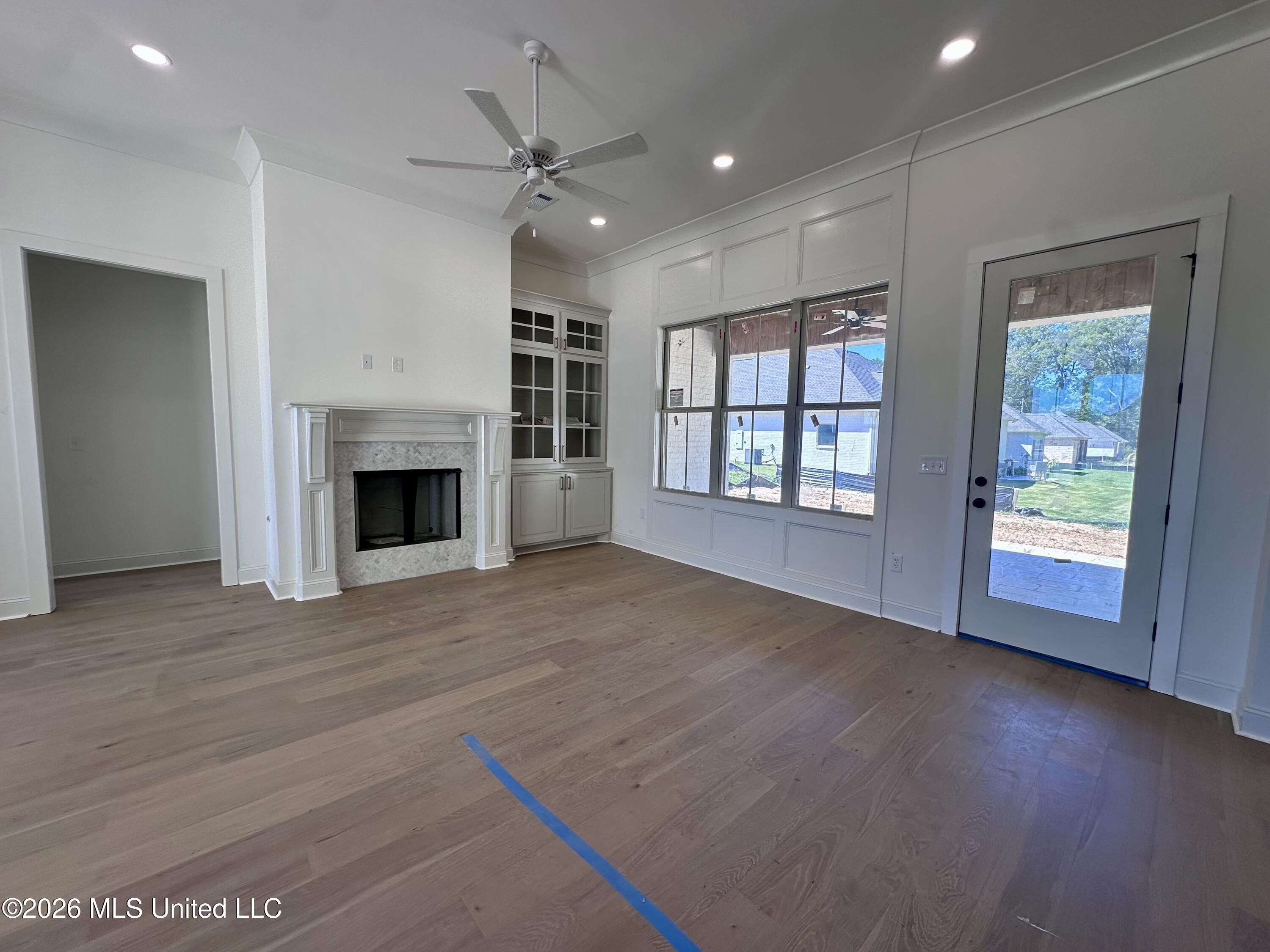 352 Aurora Circle Property Photo 5