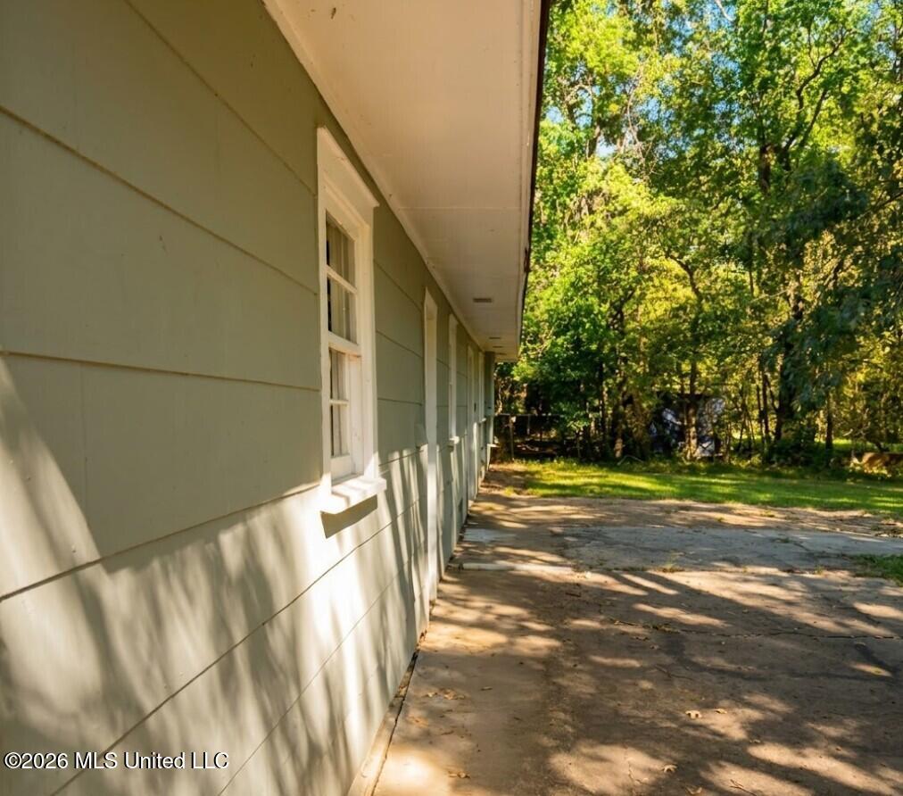 1043 Deryll Street Property Photo 5