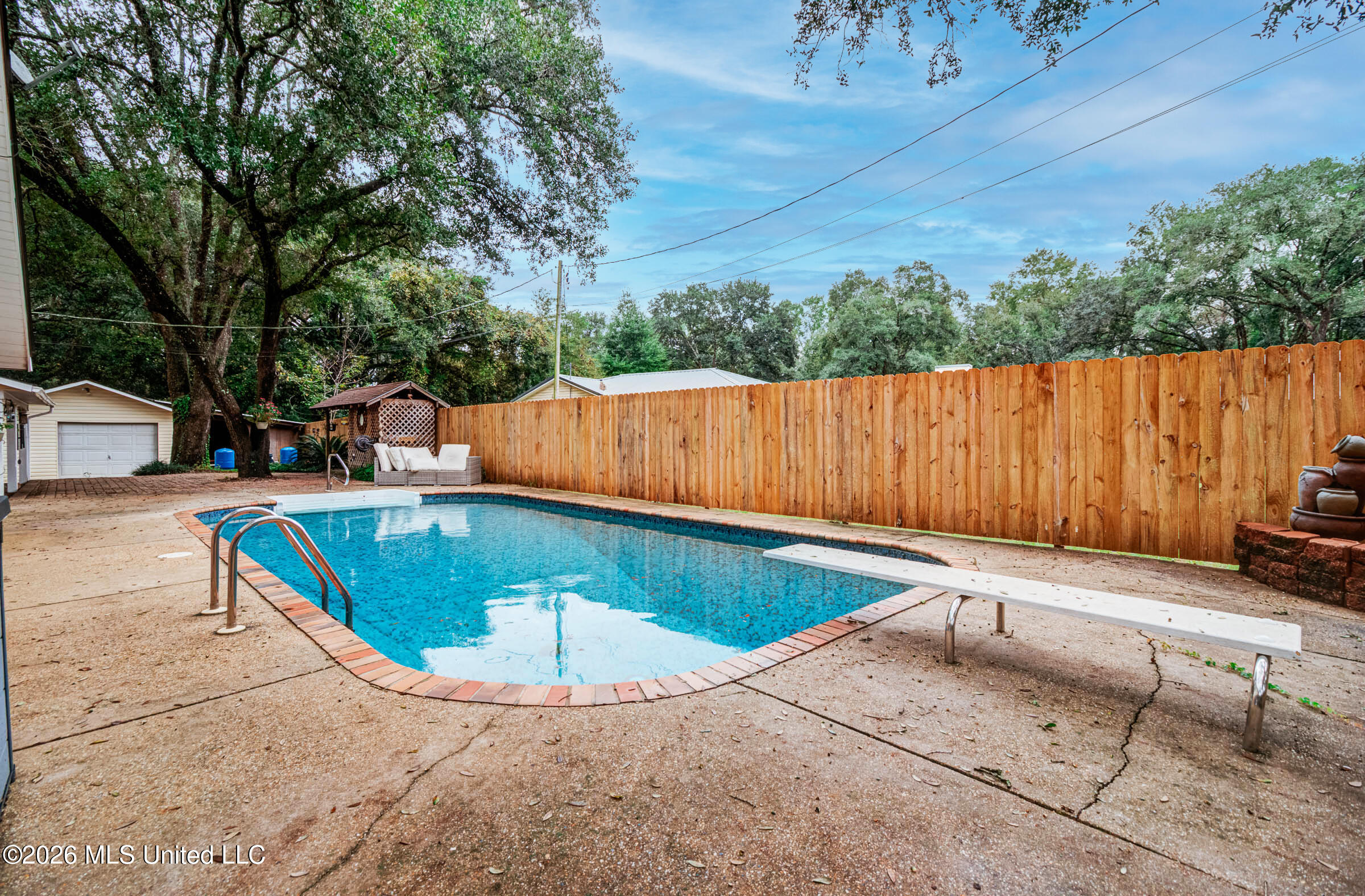 8200 Butler Road Property Photo 4