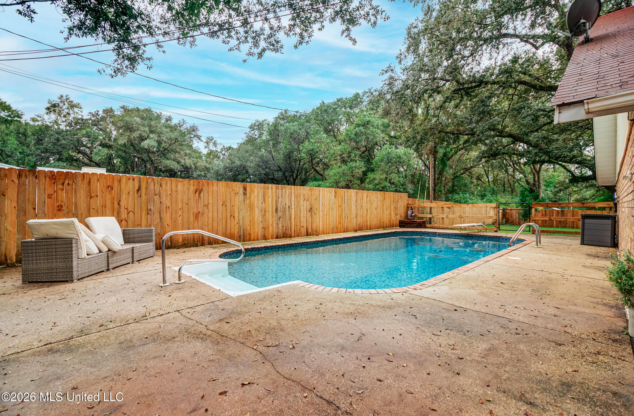 8200 Butler Road Property Photo 6