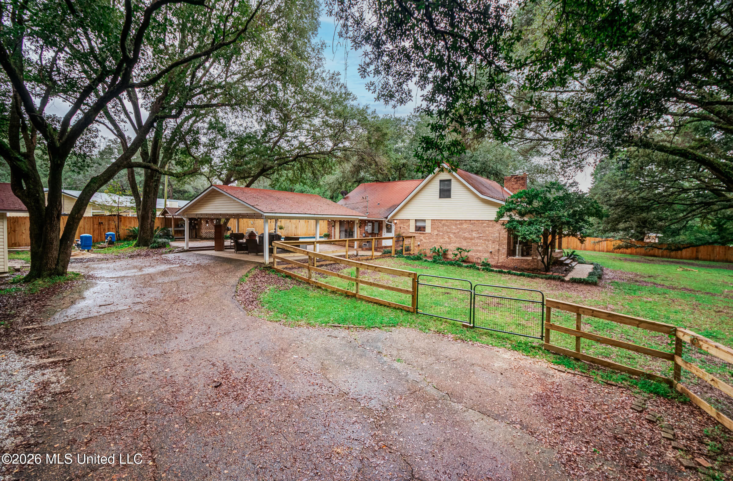 8200 Butler Road Property Photo 9
