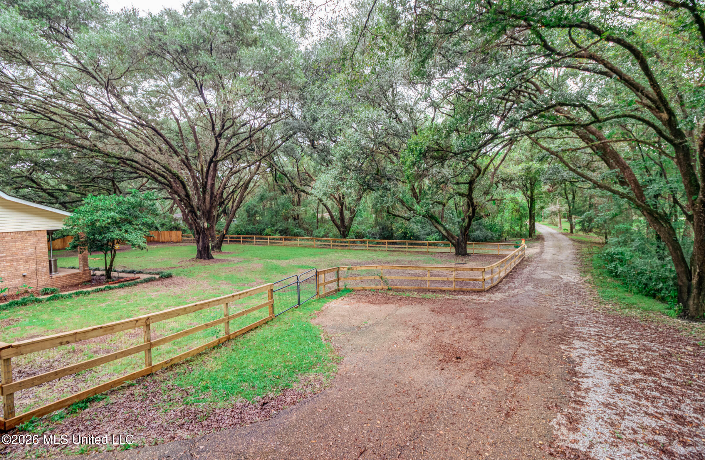 8200 Butler Road Property Photo 11
