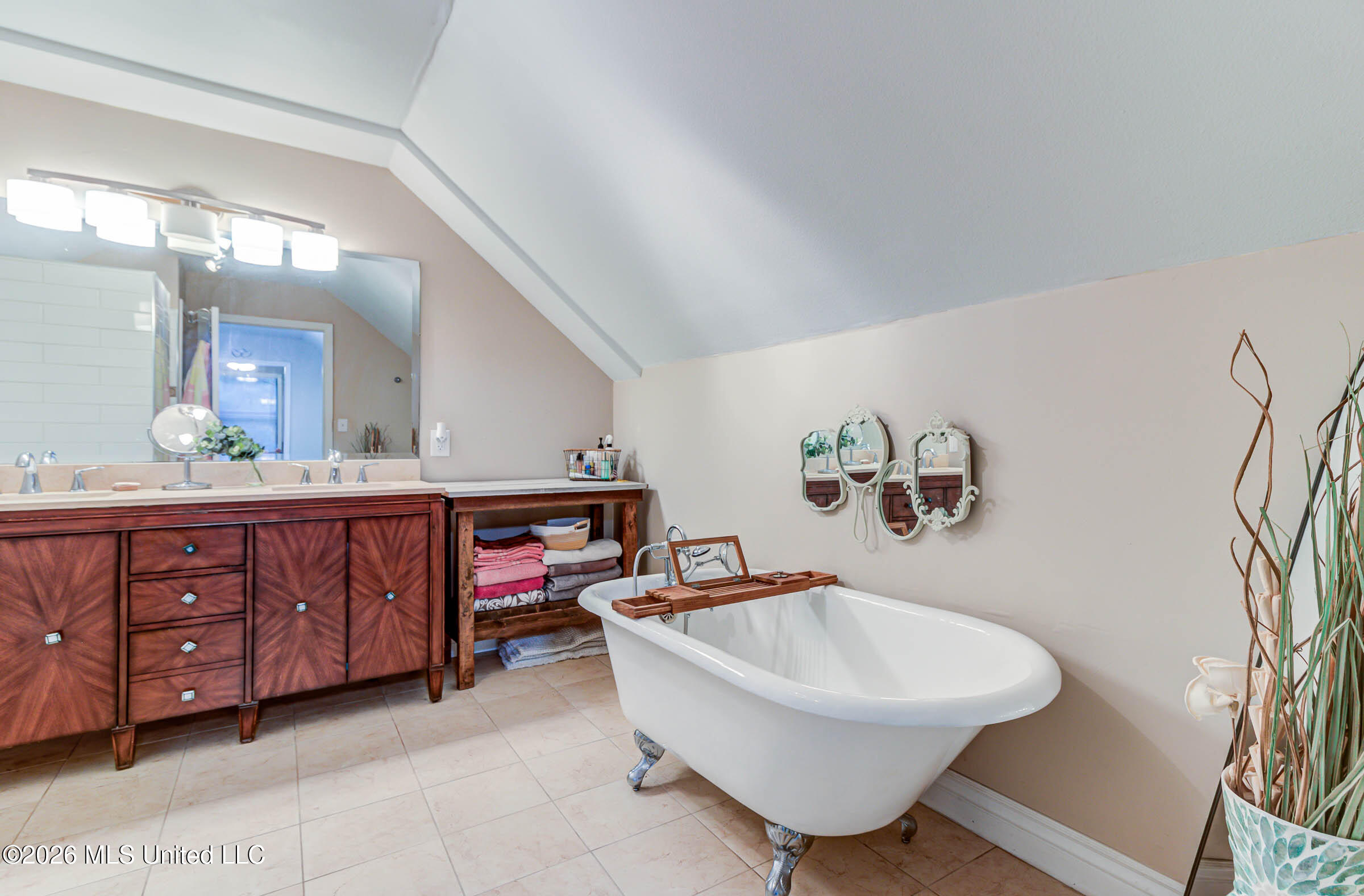 8200 Butler Road Property Photo 41