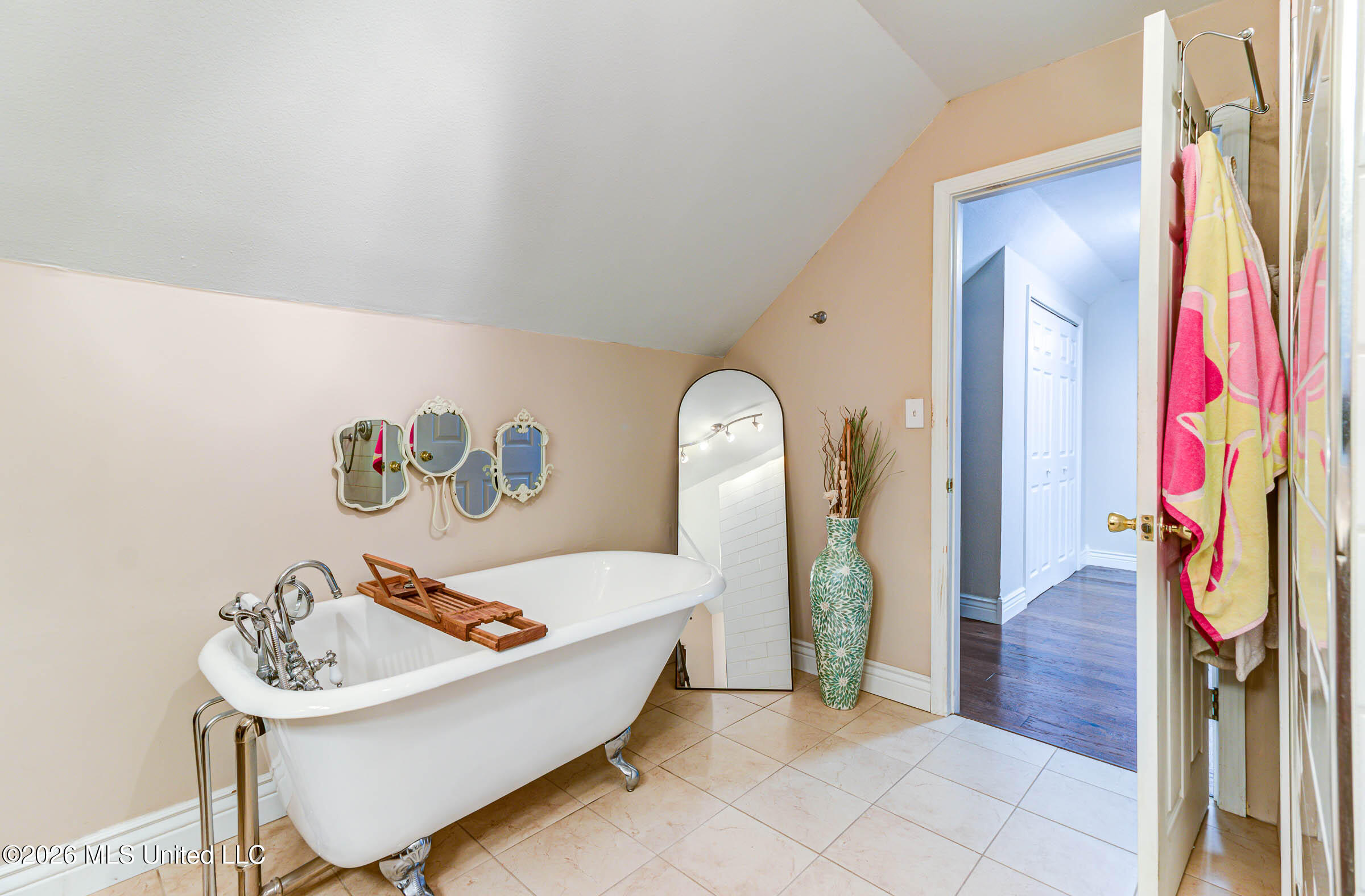 8200 Butler Road Property Photo 44