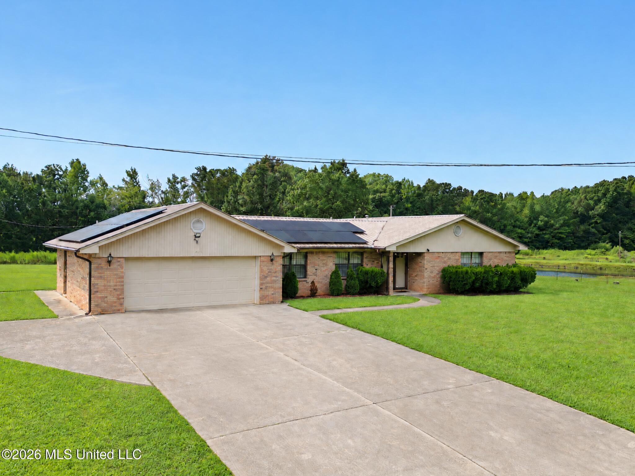 1077 Evergreen Road Property Photo 2