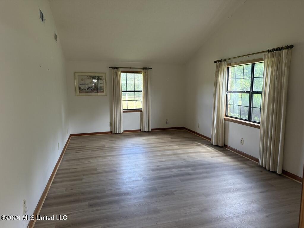 1077 Evergreen Road Property Photo 7