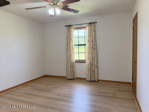 1077 Evergreen Road Property Photo 17