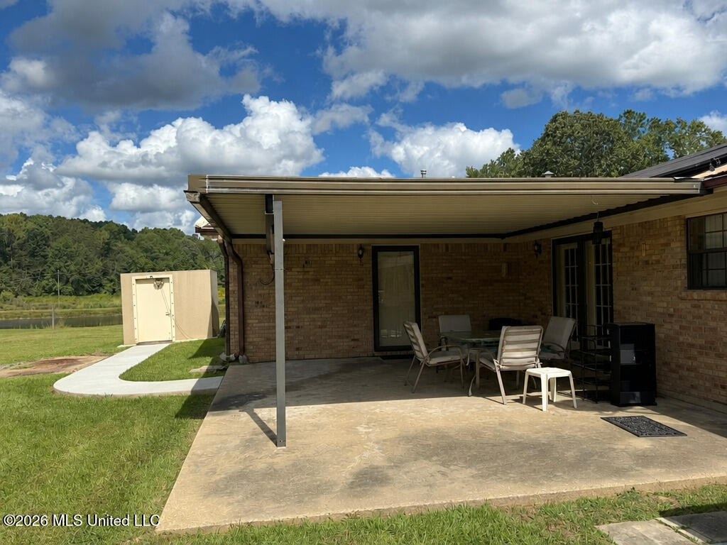 1077 Evergreen Road Property Photo 25