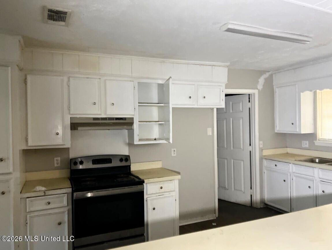 946 N Valley Falls Road Property Photo 2