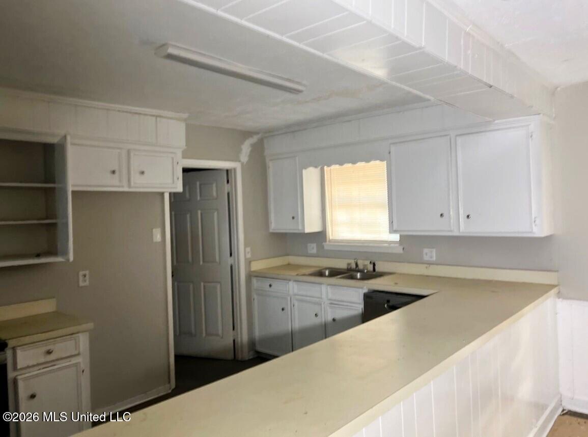 946 N Valley Falls Road Property Photo 3