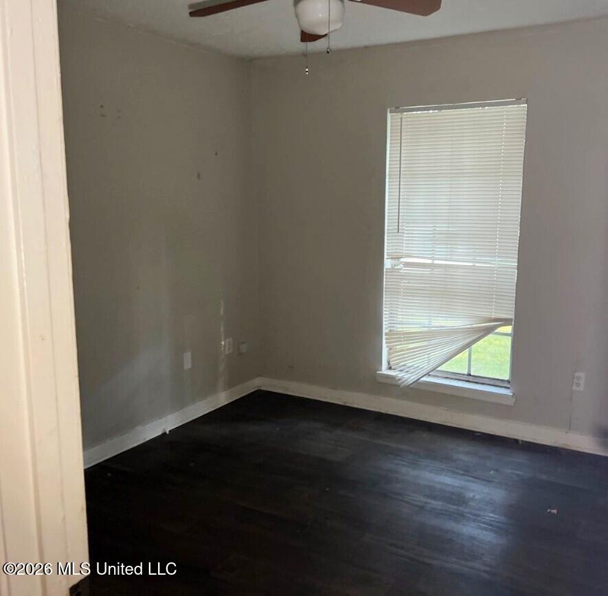 946 N Valley Falls Road Property Photo 6