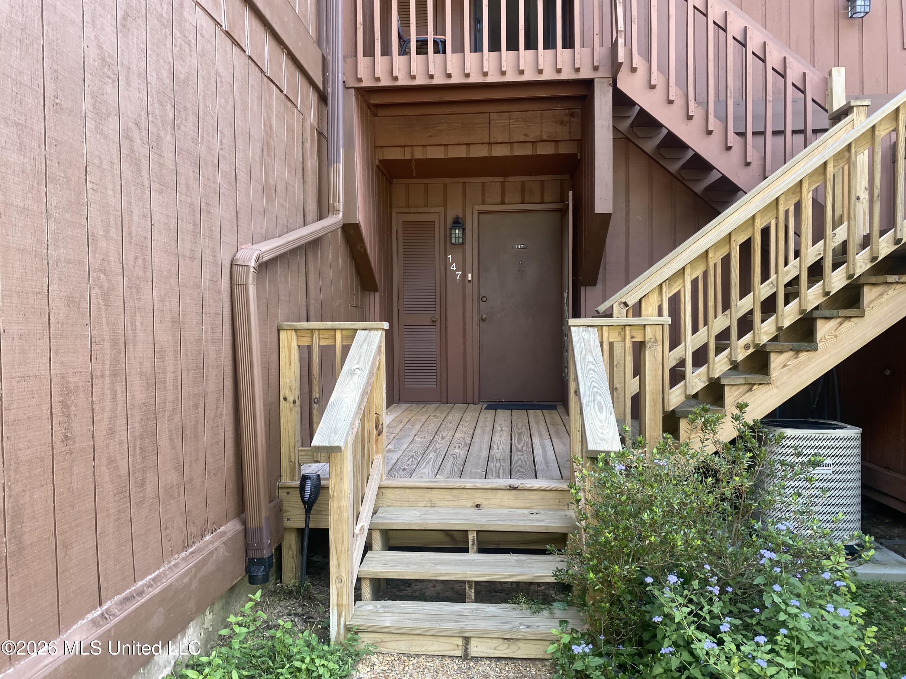 147 Lakeside Villa Property Photo 1