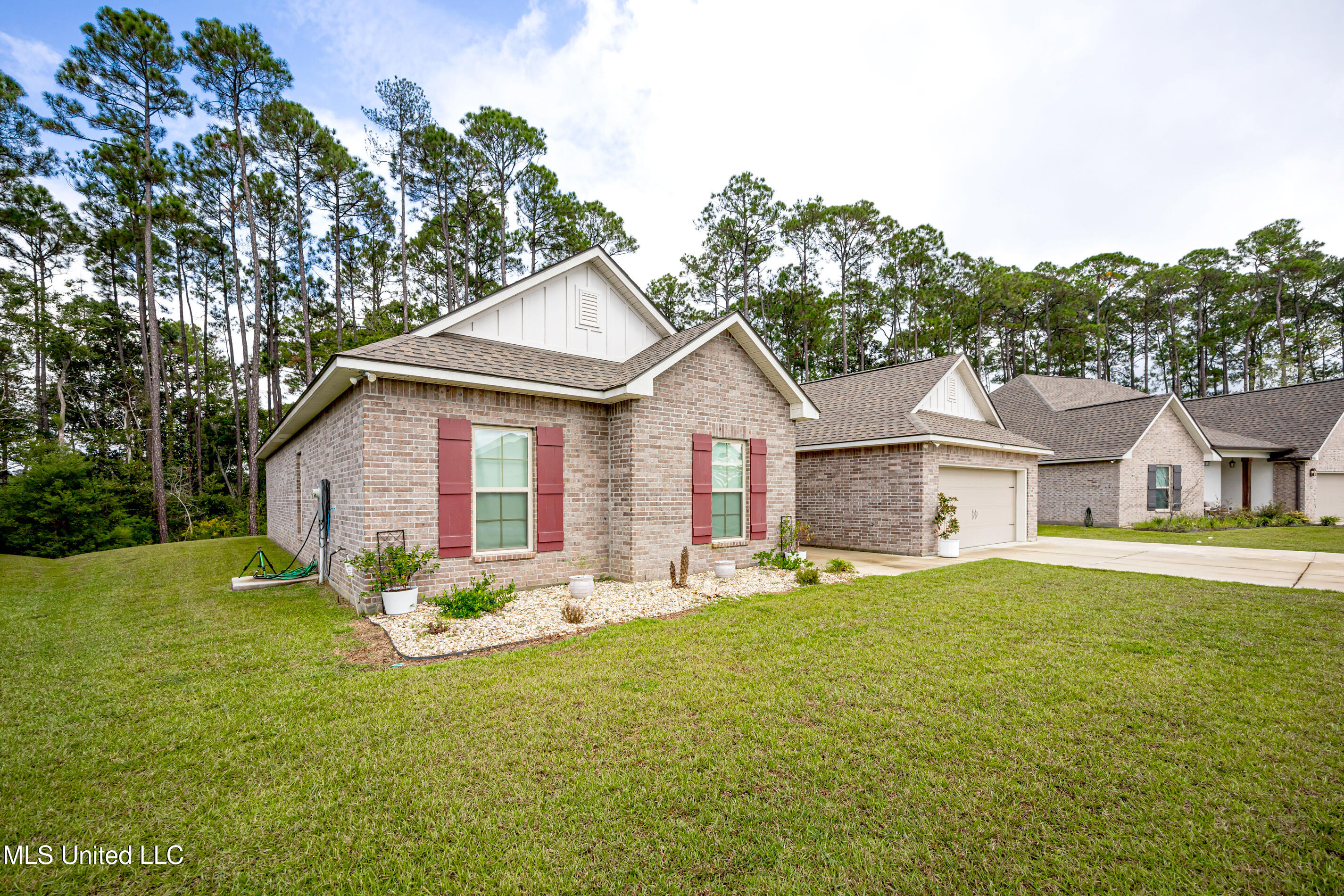 9387 Taylor Place Property Photo 5