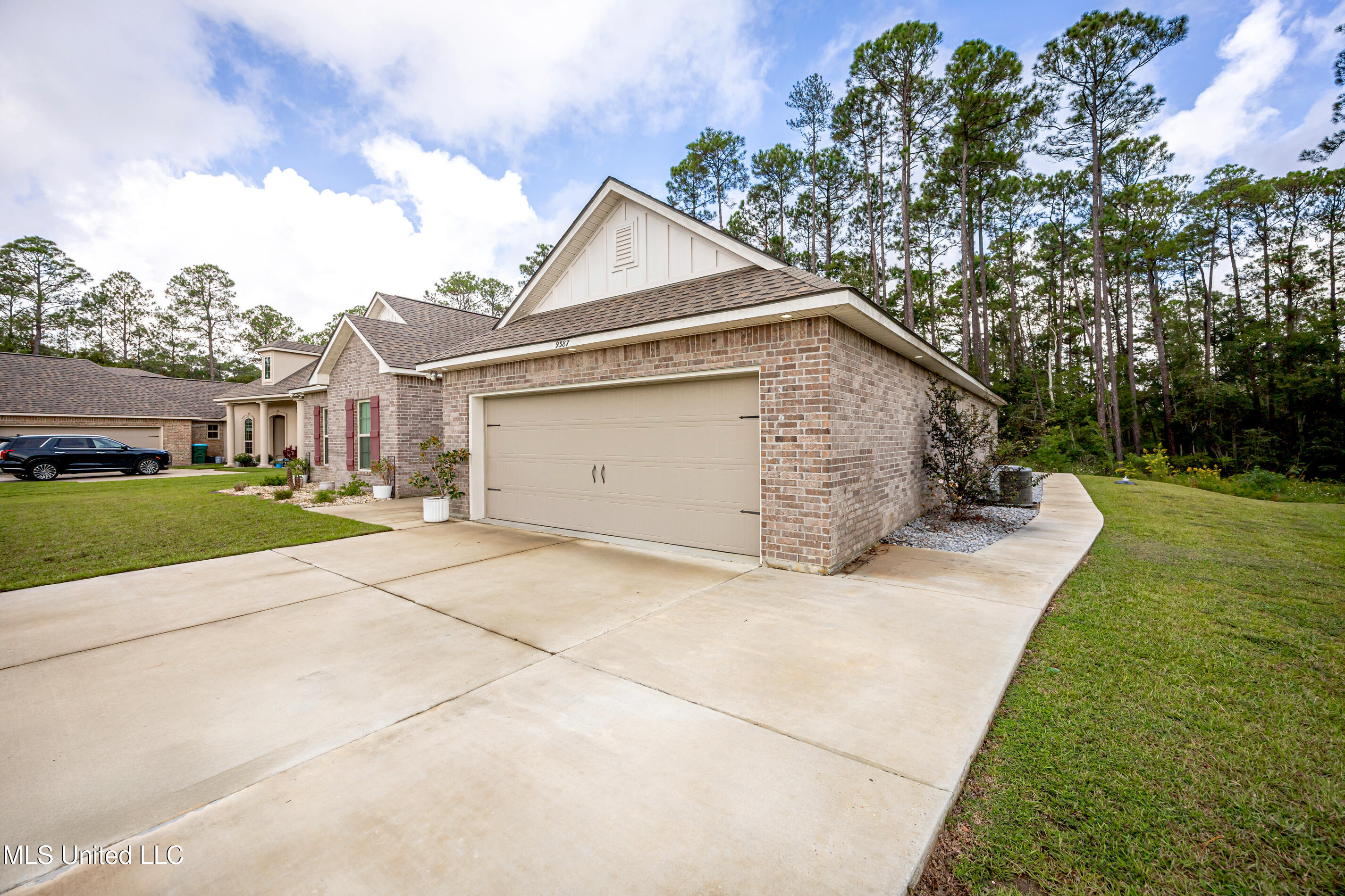 9387 Taylor Place Property Photo 7
