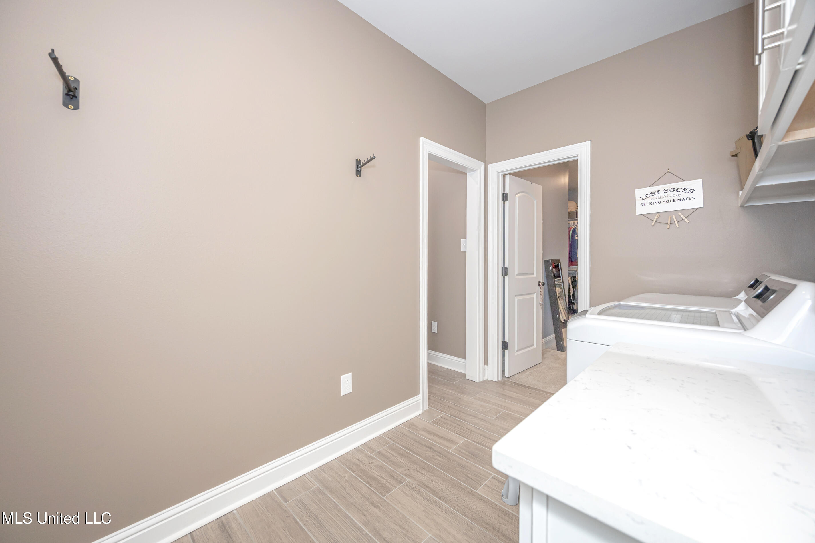 9387 Taylor Place Property Photo 41
