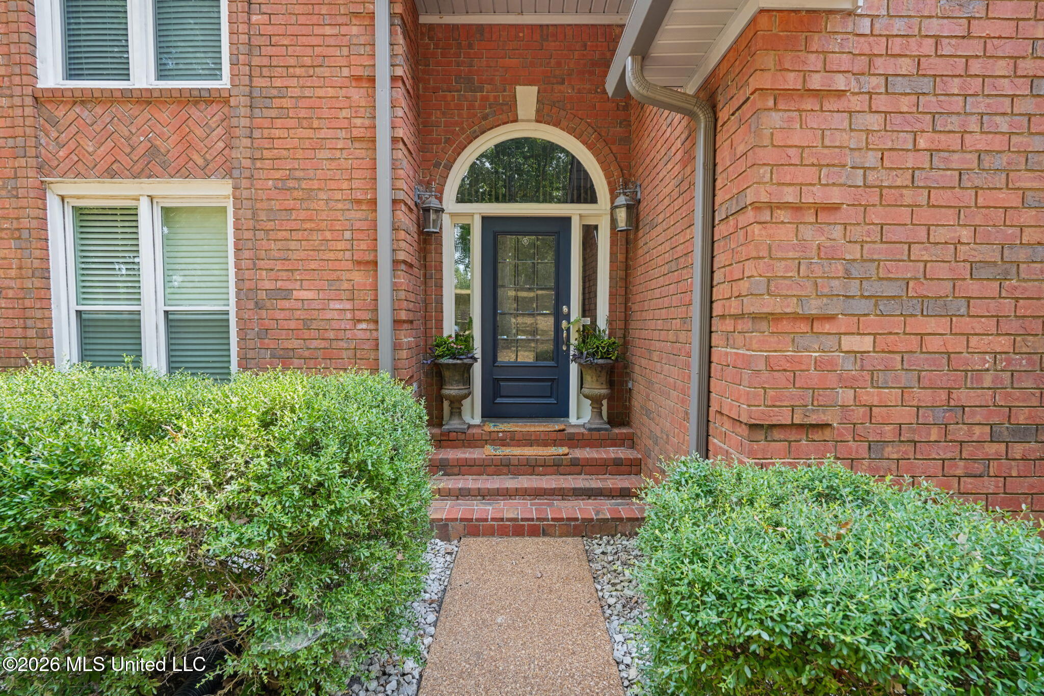 6716 Hunters Glen Property Photo 4